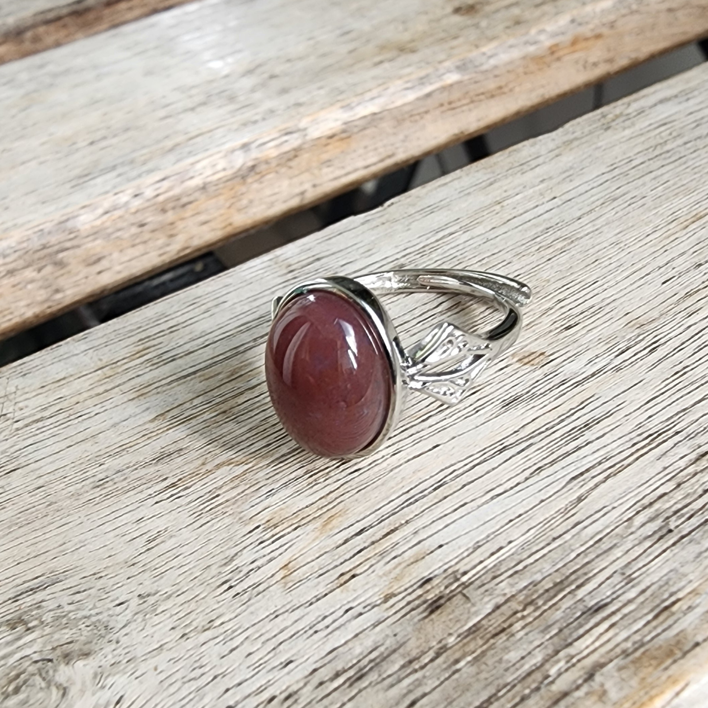 Natural Red Gemstone Adjustable Ring | Silver-Plated Vintage Crystal Jewelry | Cincin Batu Merah Semula Jadi Boleh Laras | Barang Kemas Elegan