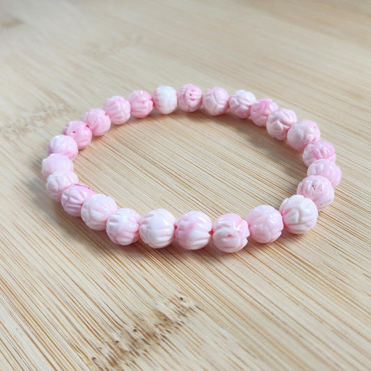Natural Pink Queen Conch Floral Bracelet｜Soft Gloss & Feminine Energy｜Calming Shell Jewelry for Her｜Gelang Corak Bunga Queen Conch Merah Jambu Asli｜Ketenangan & Aura Feminin