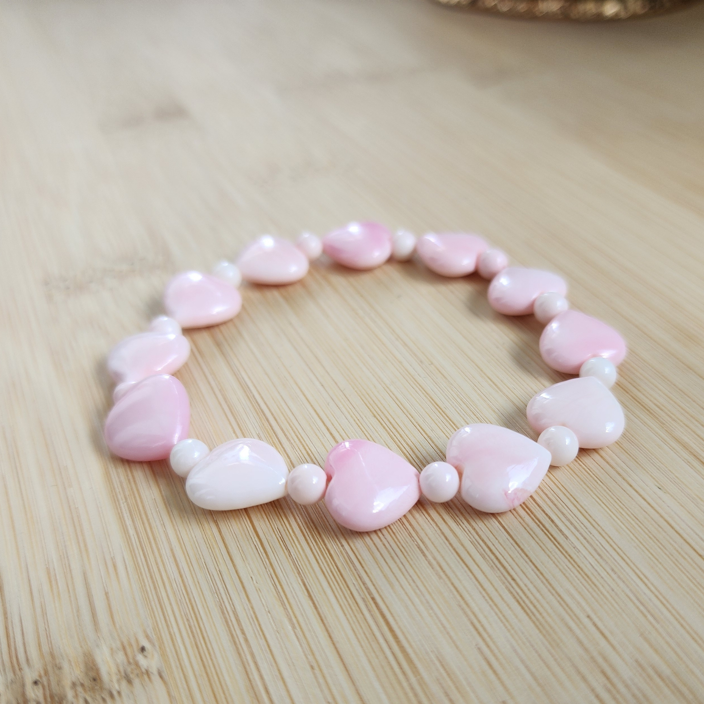Natural Pink Queen Conch Heart Bracelet｜Soft Gloss & Feminine Energy｜Calming Shell Jewelry for Her｜Gelang Queen Conch Pink Asli｜Ketenangan & Aura Feminin