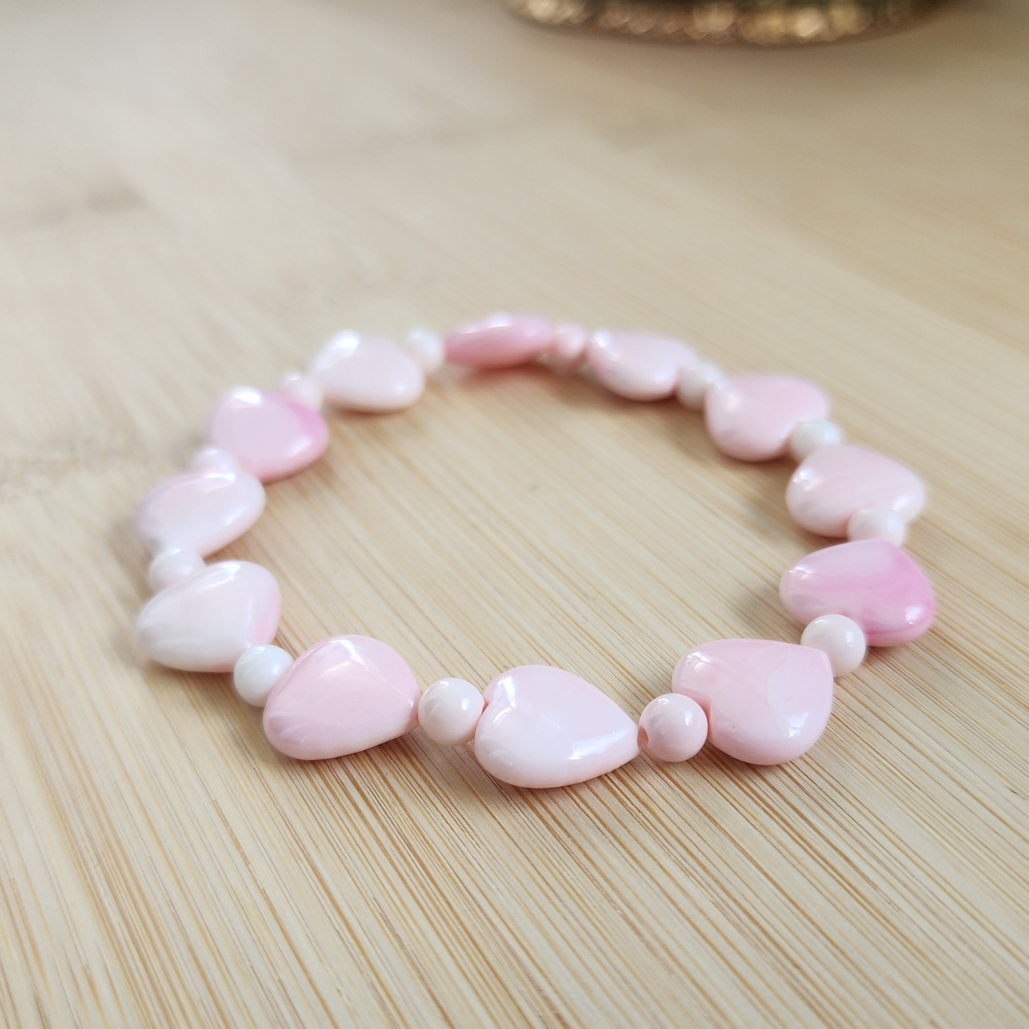 Natural Pink Queen Conch Heart Bracelet｜Soft Gloss & Feminine Energy｜Calming Shell Jewelry for Her｜Gelang Queen Conch Pink Asli｜Ketenangan & Aura Feminin
