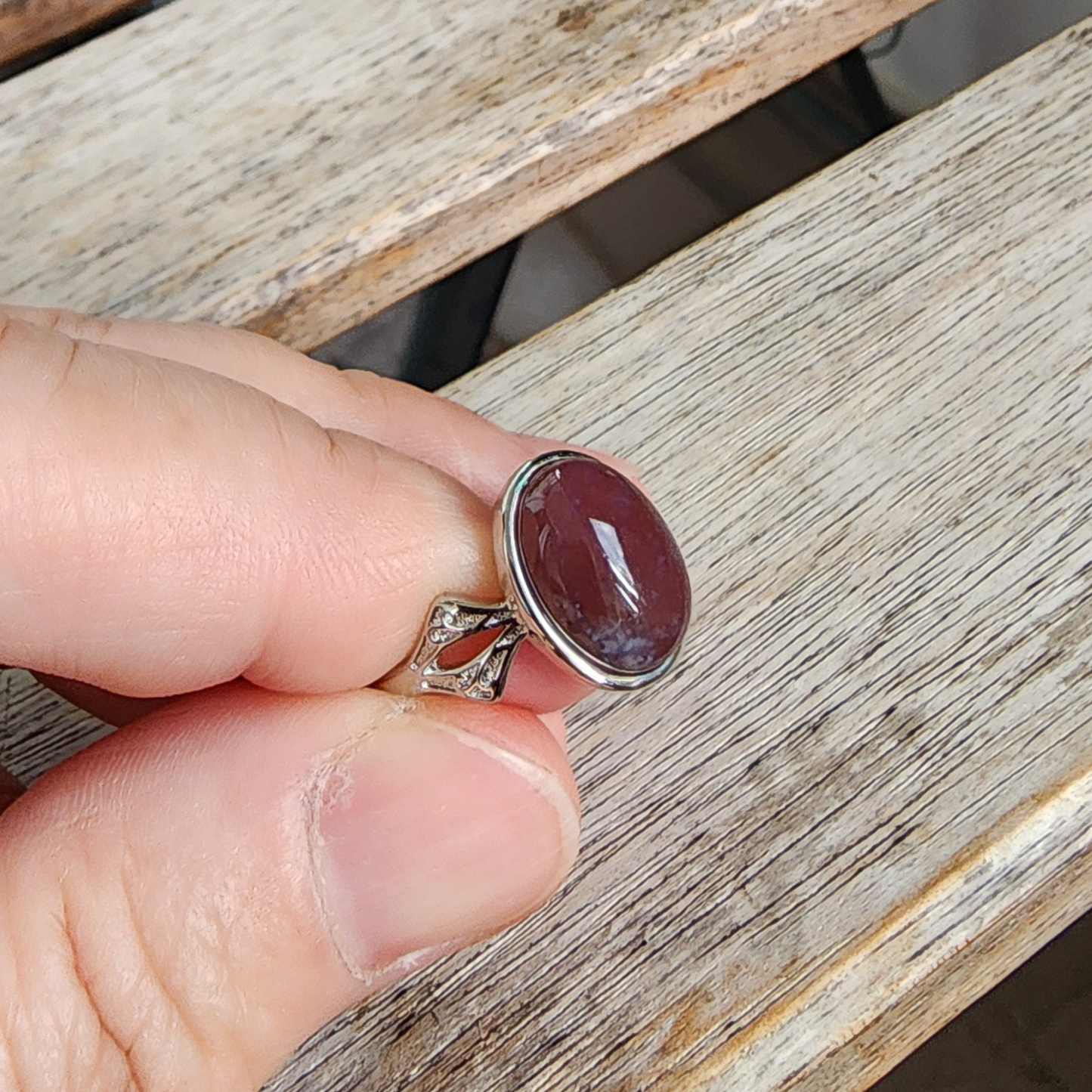 Natural Red Gemstone Adjustable Ring | Silver-Plated Vintage Crystal Jewelry | Cincin Batu Merah Semula Jadi Boleh Laras | Barang Kemas Elegan