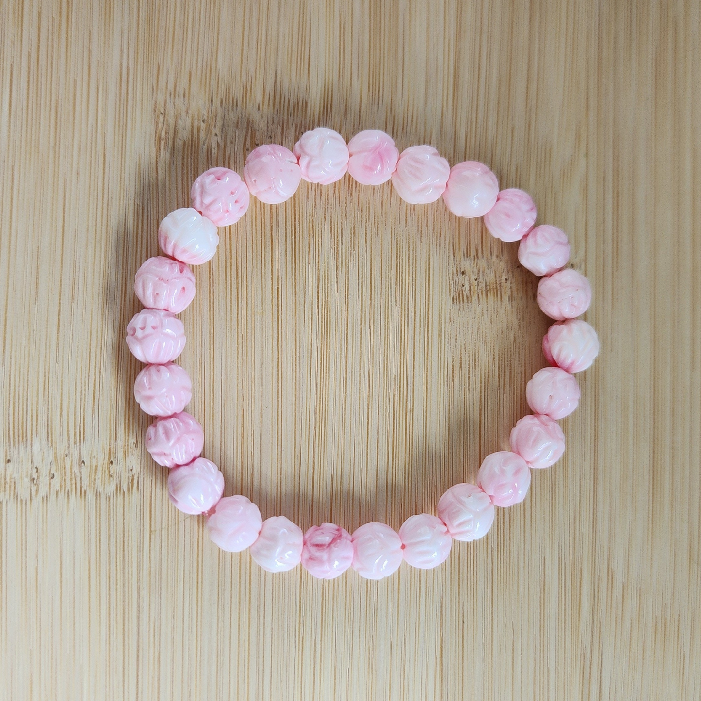 Natural Pink Queen Conch Floral Bracelet｜Soft Gloss & Feminine Energy｜Calming Shell Jewelry for Her｜Gelang Corak Bunga Queen Conch Merah Jambu Asli｜Ketenangan & Aura Feminin