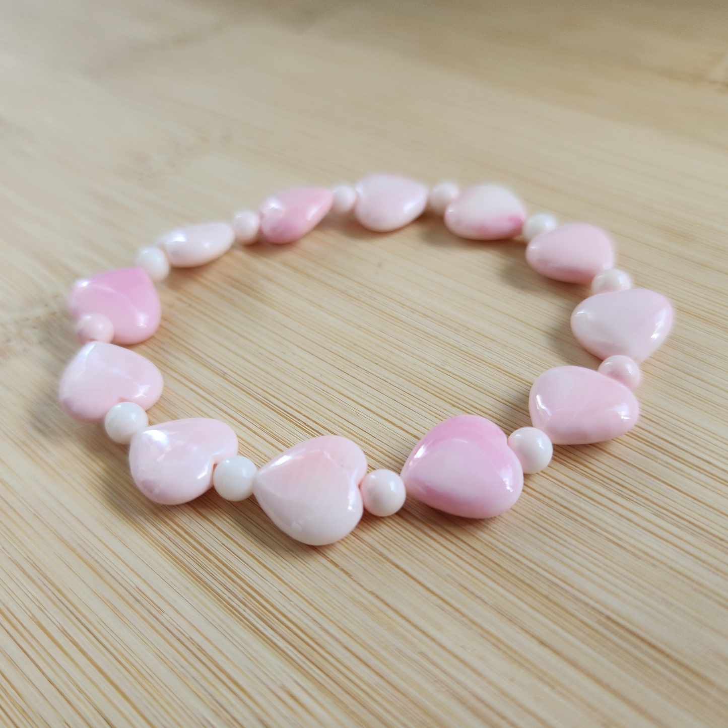 Natural Pink Queen Conch Heart Bracelet｜Soft Gloss & Feminine Energy｜Calming Shell Jewelry for Her｜Gelang Queen Conch Pink Asli｜Ketenangan & Aura Feminin