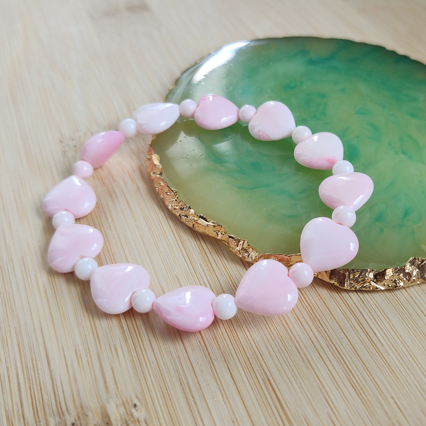 Natural Pink Queen Conch Heart Bracelet｜Soft Gloss & Feminine Energy｜Calming Shell Jewelry for Her｜Gelang Queen Conch Pink Asli｜Ketenangan & Aura Feminin