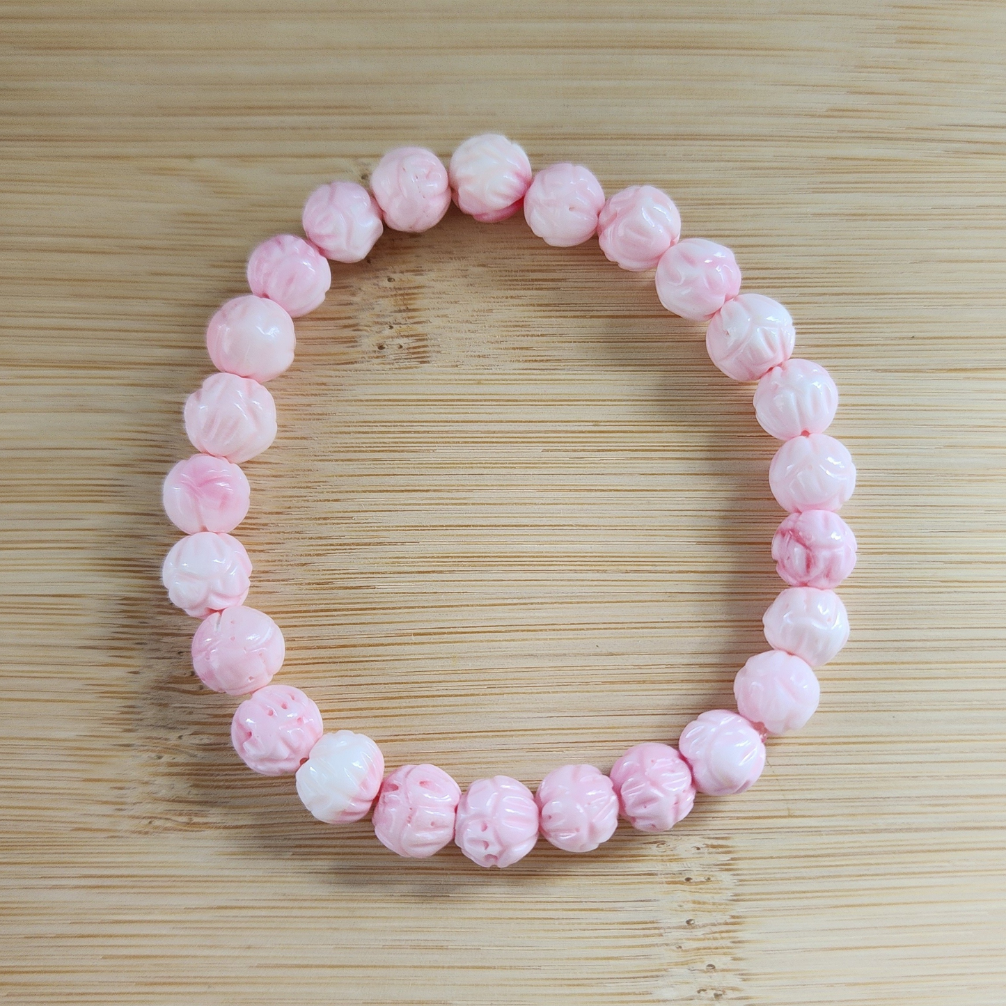 Natural Pink Queen Conch Floral Bracelet｜Soft Gloss & Feminine Energy｜Calming Shell Jewelry for Her｜Gelang Corak Bunga Queen Conch Merah Jambu Asli｜Ketenangan & Aura Feminin
