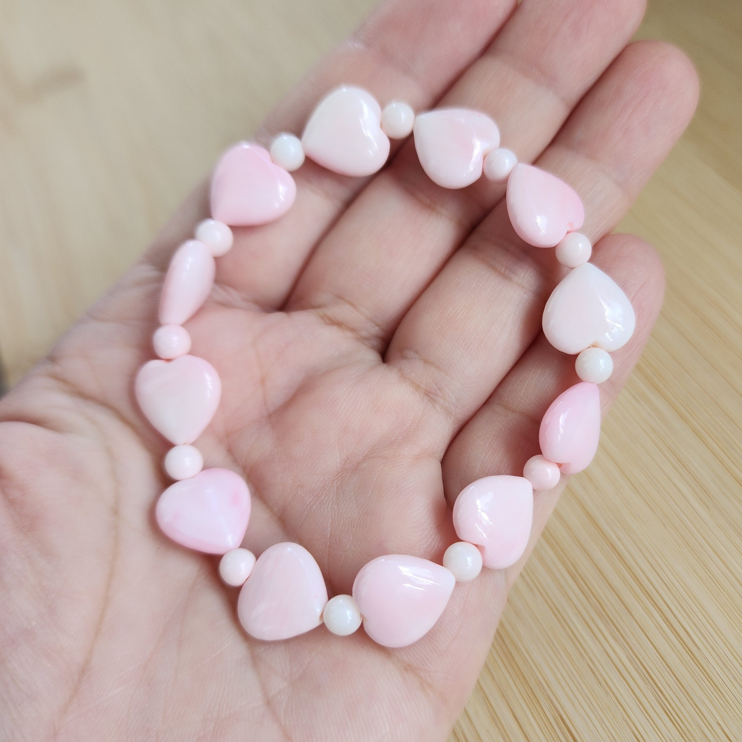 Natural Pink Queen Conch Heart Bracelet｜Soft Gloss & Feminine Energy｜Calming Shell Jewelry for Her｜Gelang Queen Conch Pink Asli｜Ketenangan & Aura Feminin