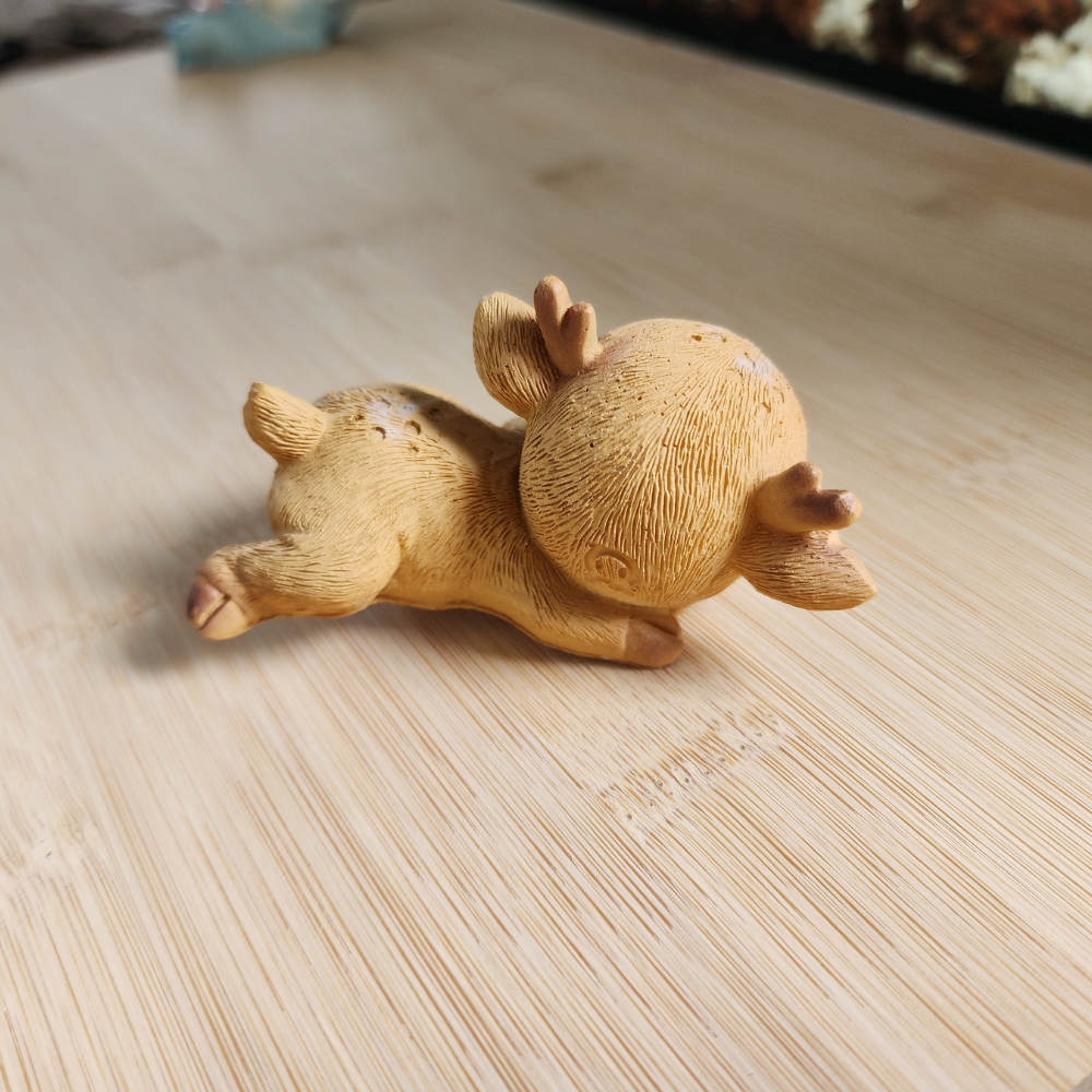 Embrace Serenity  Sika Deer Resin Figurine – Handmade Animal Ornament | Creative Sculpture for Bedroom, Living Room, Office | Elegant Home Décor, Table Decoration, Birthday & Wedding Gift