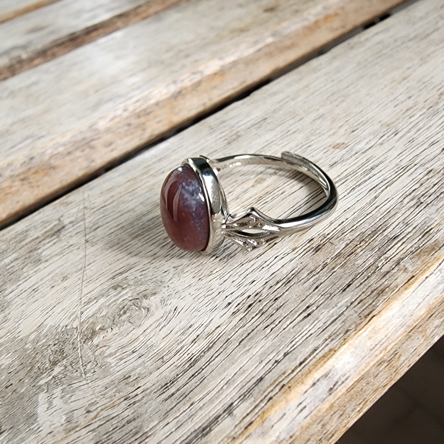 Natural Red Gemstone Adjustable Ring | Silver-Plated Vintage Crystal Jewelry | Cincin Batu Merah Semula Jadi Boleh Laras | Barang Kemas Elegan