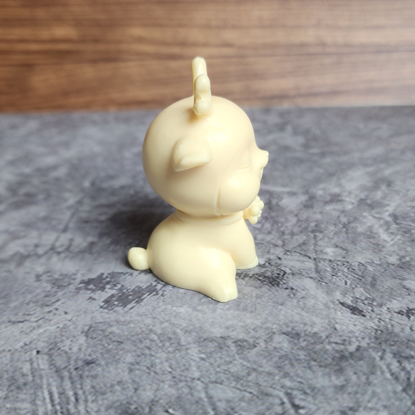 Ruxin's Radiance Collection-Natural Ivory Palm Deer Figurine – Lucky Feng Shui Car & Home Decor | Patung Rusa Ivory Semula Jadi Hiasan Feng Shui