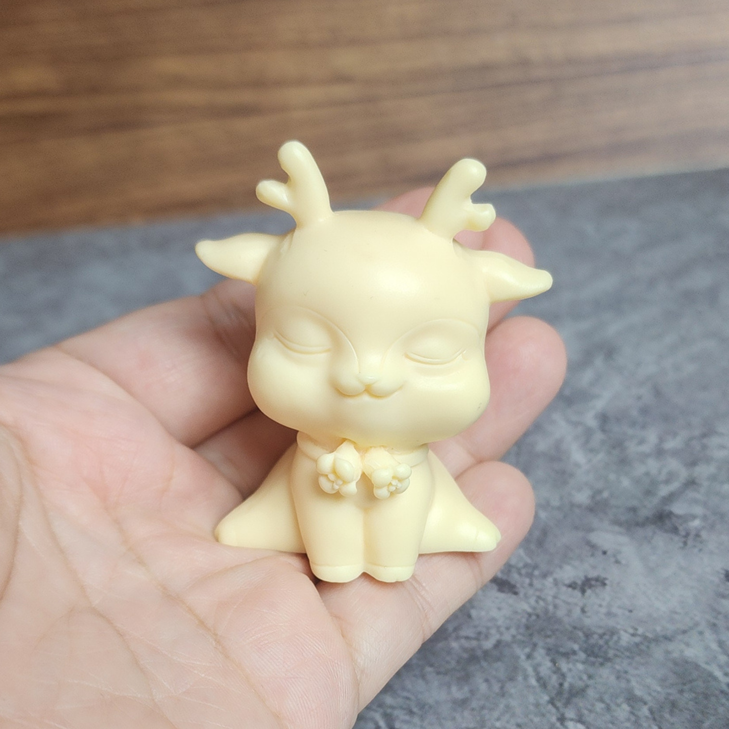 Ruxin's Radiance Collection-Natural Ivory Palm Deer Figurine – Lucky Feng Shui Car & Home Decor | Patung Rusa Ivory Semula Jadi Hiasan Feng Shui