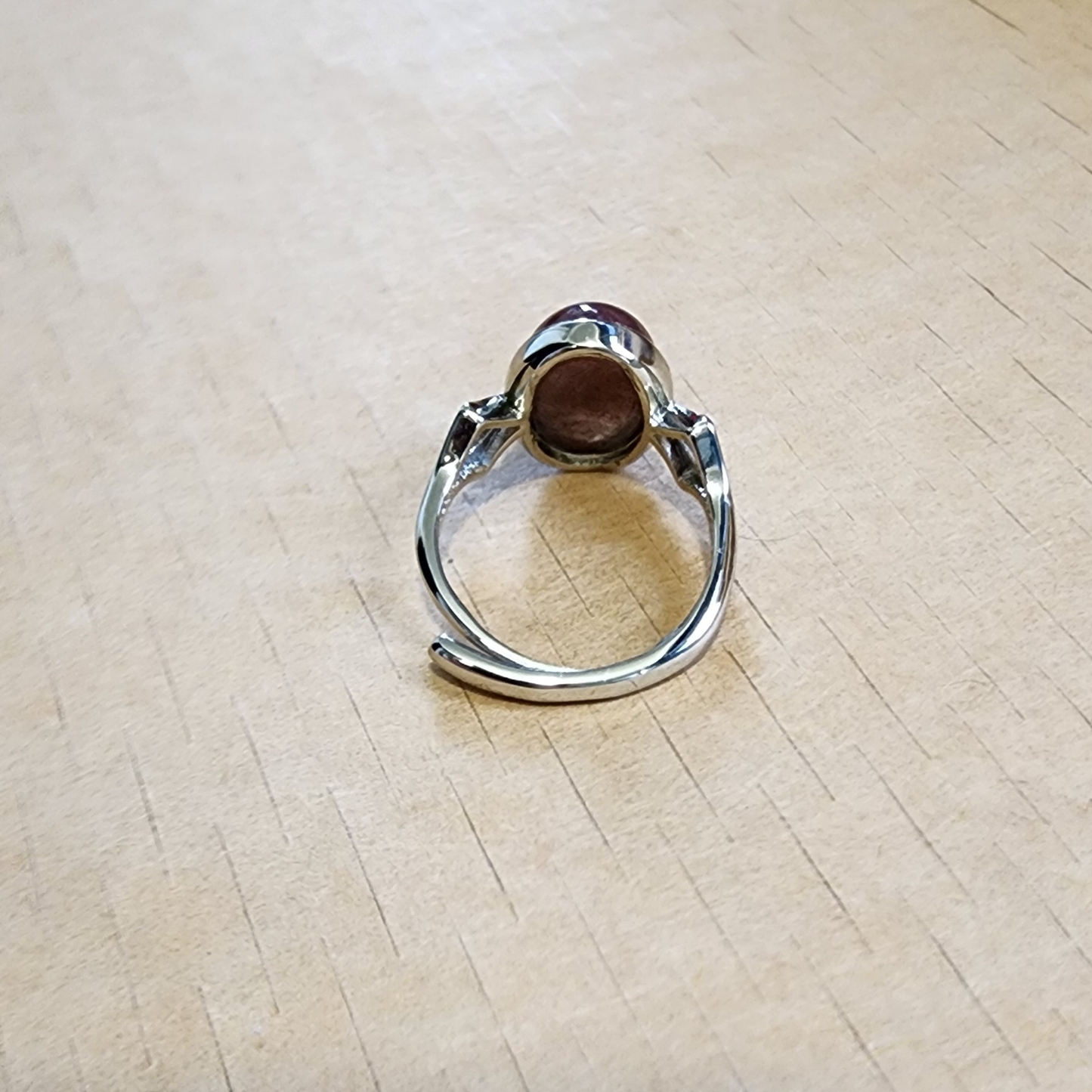 Natural Red Gemstone Adjustable Ring | Silver-Plated Vintage Crystal Jewelry | Cincin Batu Merah Semula Jadi Boleh Laras | Barang Kemas Elegan