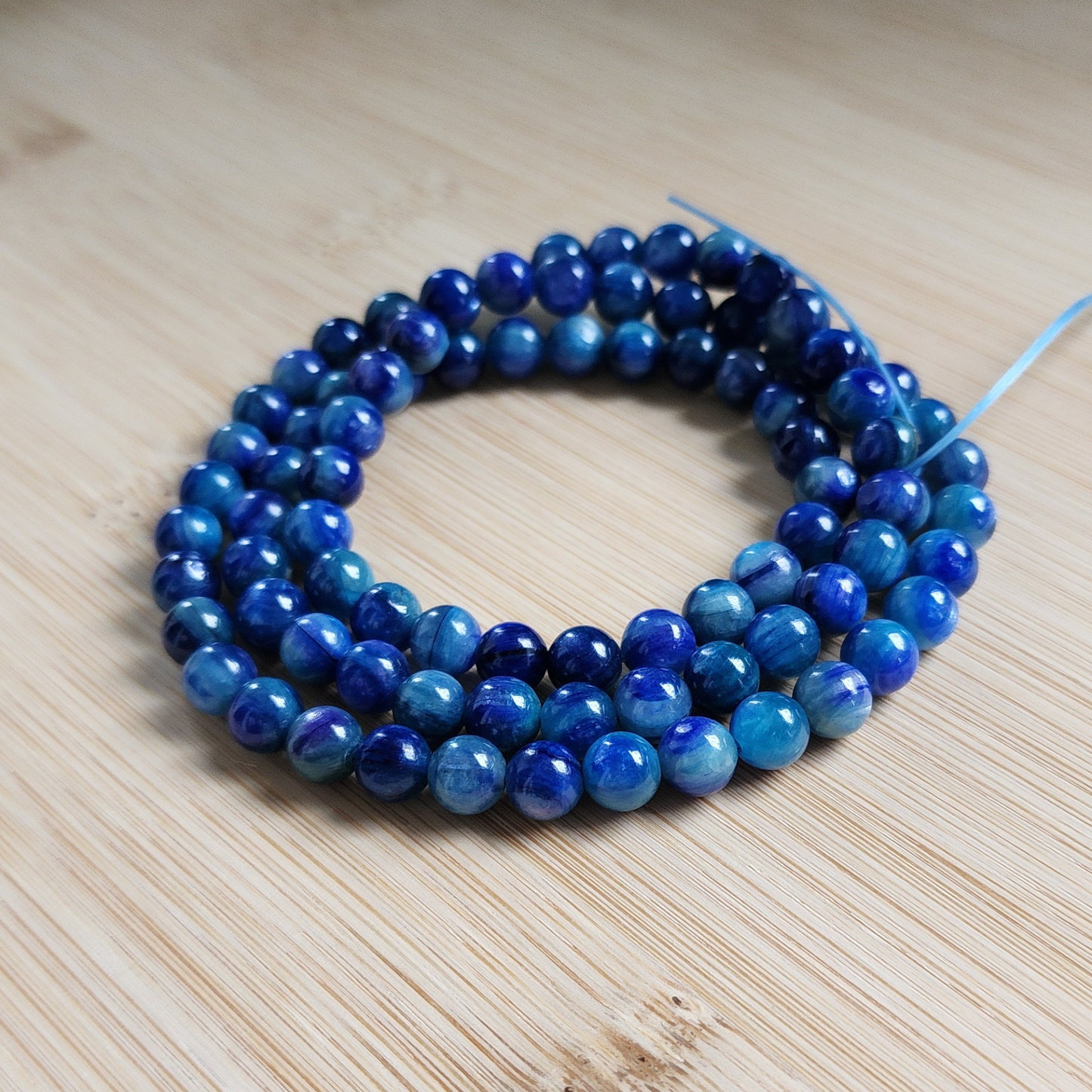 Natural Kyanite Triple-Wrap Bracelet & Necklace｜Deep Blue Crystal for Throat Chakra Balance & Energy Cleansing ‖ Gelang & Rantai Kyanite Tiga Lilitan Asli｜Kristal Biru Untuk Seimbangkan Chakra Tekak & Pembersihan Tenaga