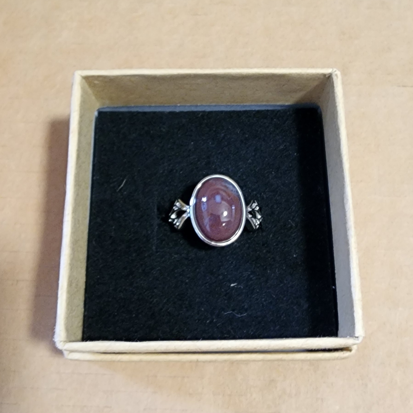 Natural Red Gemstone Adjustable Ring | Silver-Plated Vintage Crystal Jewelry | Cincin Batu Merah Semula Jadi Boleh Laras | Barang Kemas Elegan