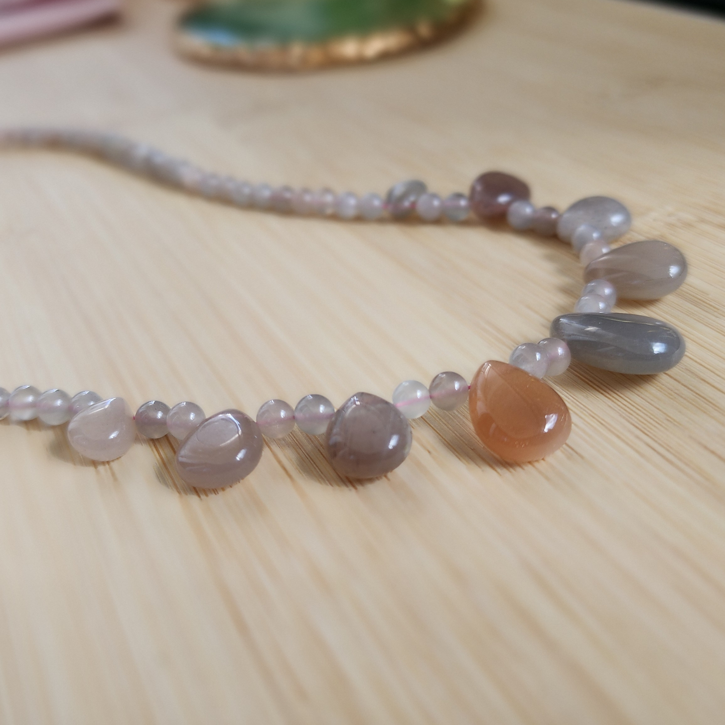 Natural Orange Moonstone & Feldspar Necklace with elegant teardrop beads. Handmade with soft peach glow for daily wear or gifting. Kalung Moonstone Oren & Feldspar buatan tangan, elegan, ringan & sesuai hadiah.