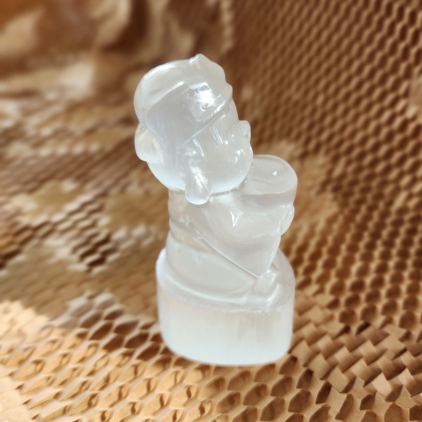 Natural Moroccan Selenite Wealth God Figurine | Hand-Carved Energy Cleansing Décor | Patung Dewa Kekayaan Selenite Asli Maghribi