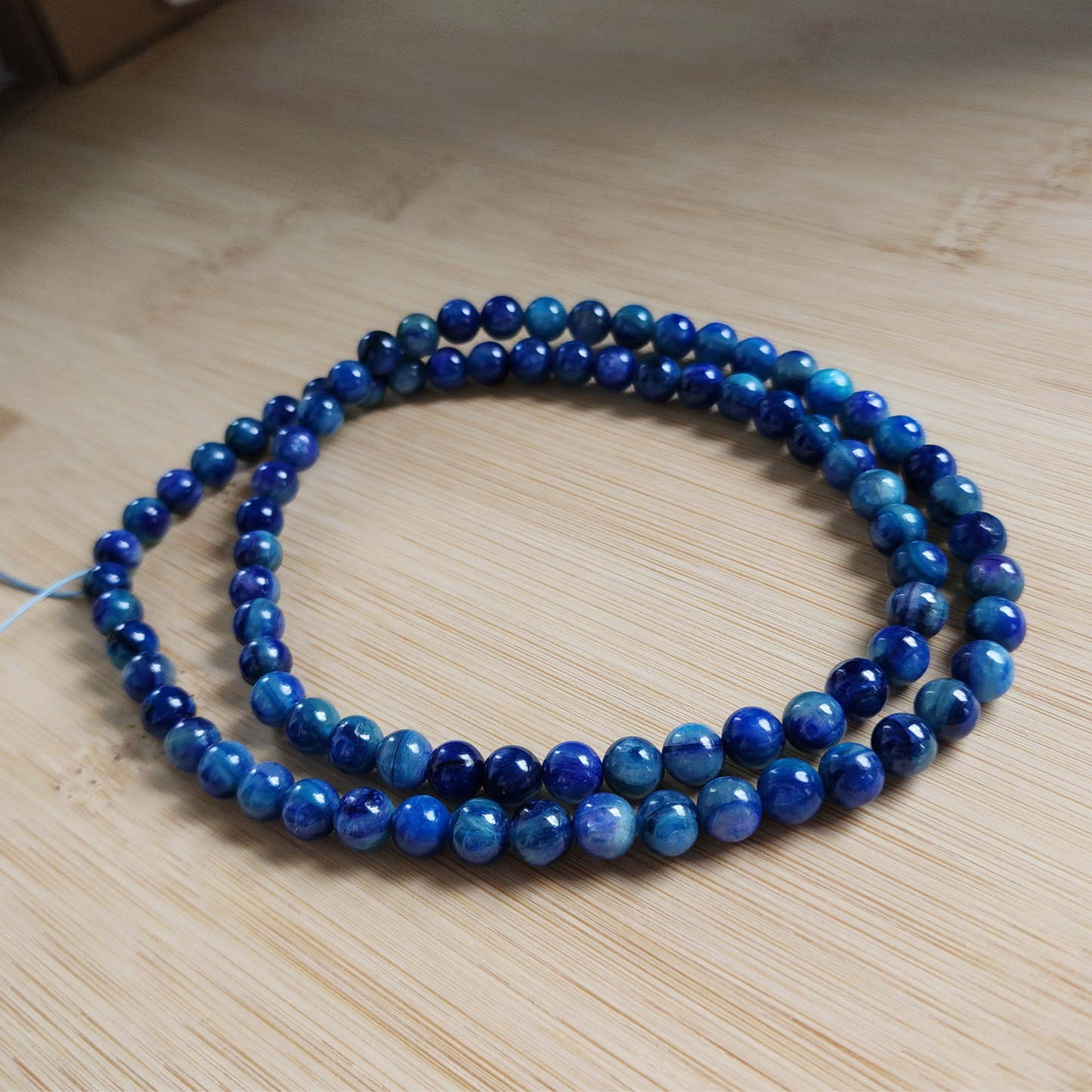 Natural Kyanite Triple-Wrap Bracelet & Necklace｜Deep Blue Crystal for Throat Chakra Balance & Energy Cleansing ‖ Gelang & Rantai Kyanite Tiga Lilitan Asli｜Kristal Biru Untuk Seimbangkan Chakra Tekak & Pembersihan Tenaga