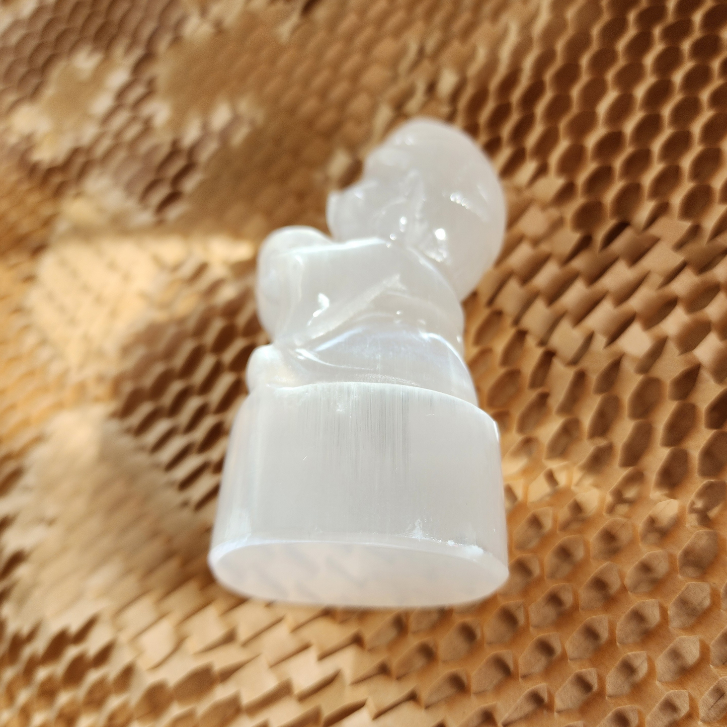 Natural Moroccan Selenite Wealth God Figurine | Hand-Carved Energy Cleansing Décor | Patung Dewa Kekayaan Selenite Asli Maghribi