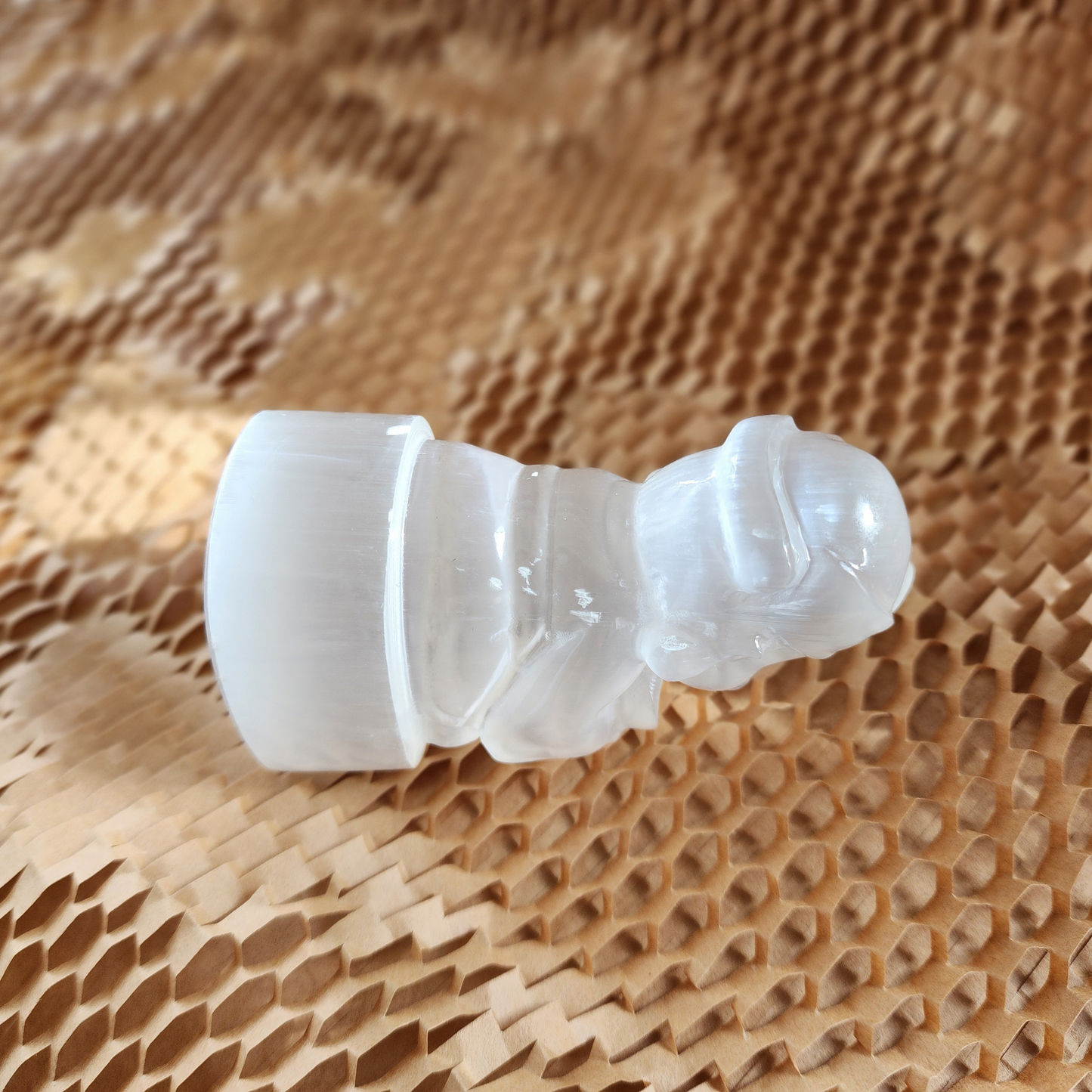 Natural Moroccan Selenite Wealth God Figurine | Hand-Carved Energy Cleansing Décor | Patung Dewa Kekayaan Selenite Asli Maghribi