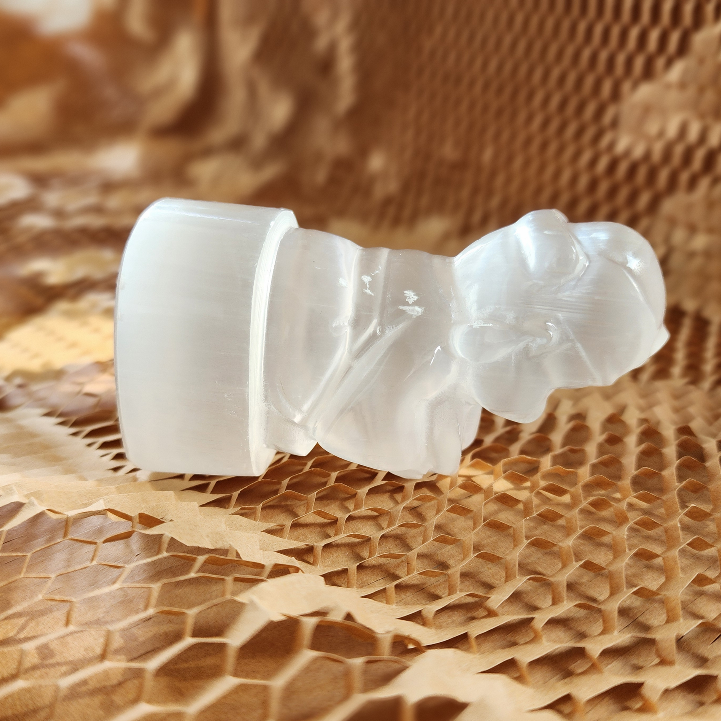 Natural Moroccan Selenite Wealth God Figurine | Hand-Carved Energy Cleansing Décor | Patung Dewa Kekayaan Selenite Asli Maghribi