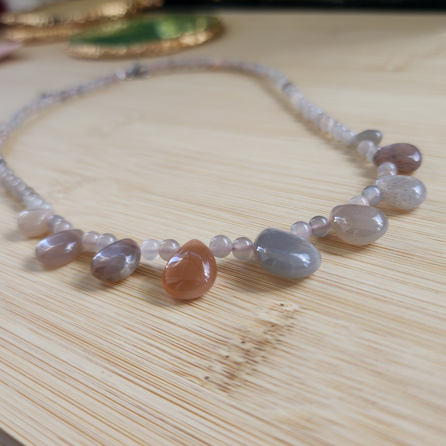 Natural Orange Moonstone & Feldspar Necklace with elegant teardrop beads. Handmade with soft peach glow for daily wear or gifting. Kalung Moonstone Oren & Feldspar buatan tangan, elegan, ringan & sesuai hadiah.