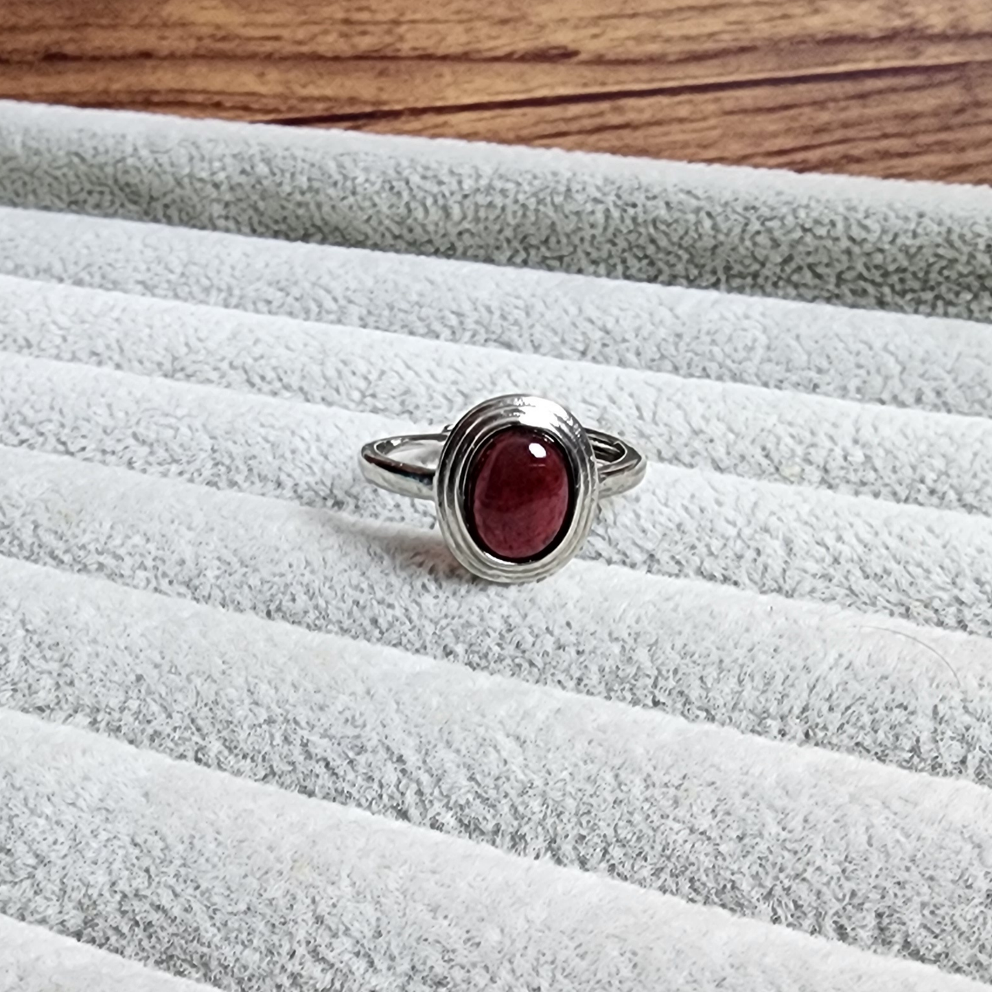 Natural Garnet Adjustable Crystal Ring – Silver Plated Wine Red Gemstone Ring | Energy Jewelry Gift for Women | Cincin Garnet Semula Jadi Boleh Laras