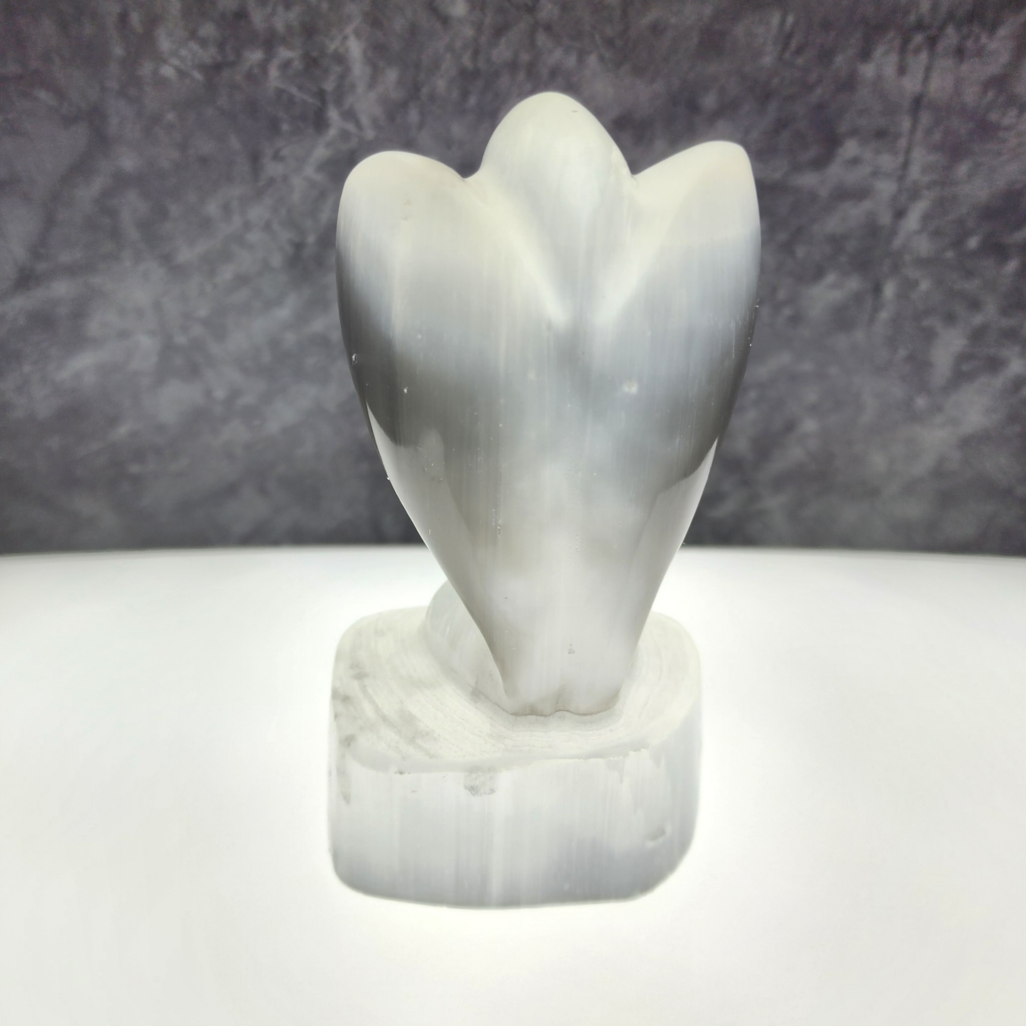 Natural Moroccan Selenite Angel Figurine | Hand-Carved Energy Cleansing Décor | Patung Malaikat Selenite Asli Maghribi