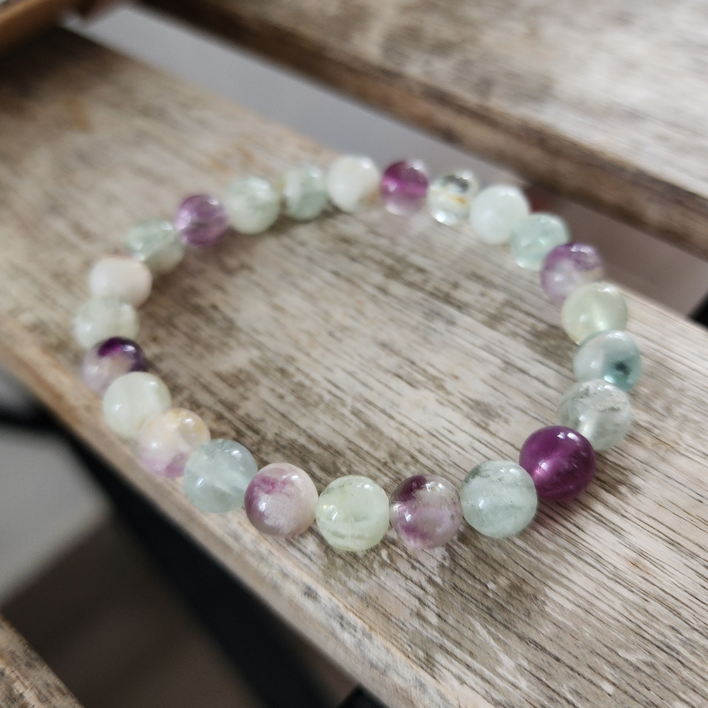 Ruxin Natural Feather Fluorite BraceletClarity & Intuition天然羽毛萤石手链清晰 · 平衡 · 守护Gelang Fluorit Bulu Semula JadiTenang