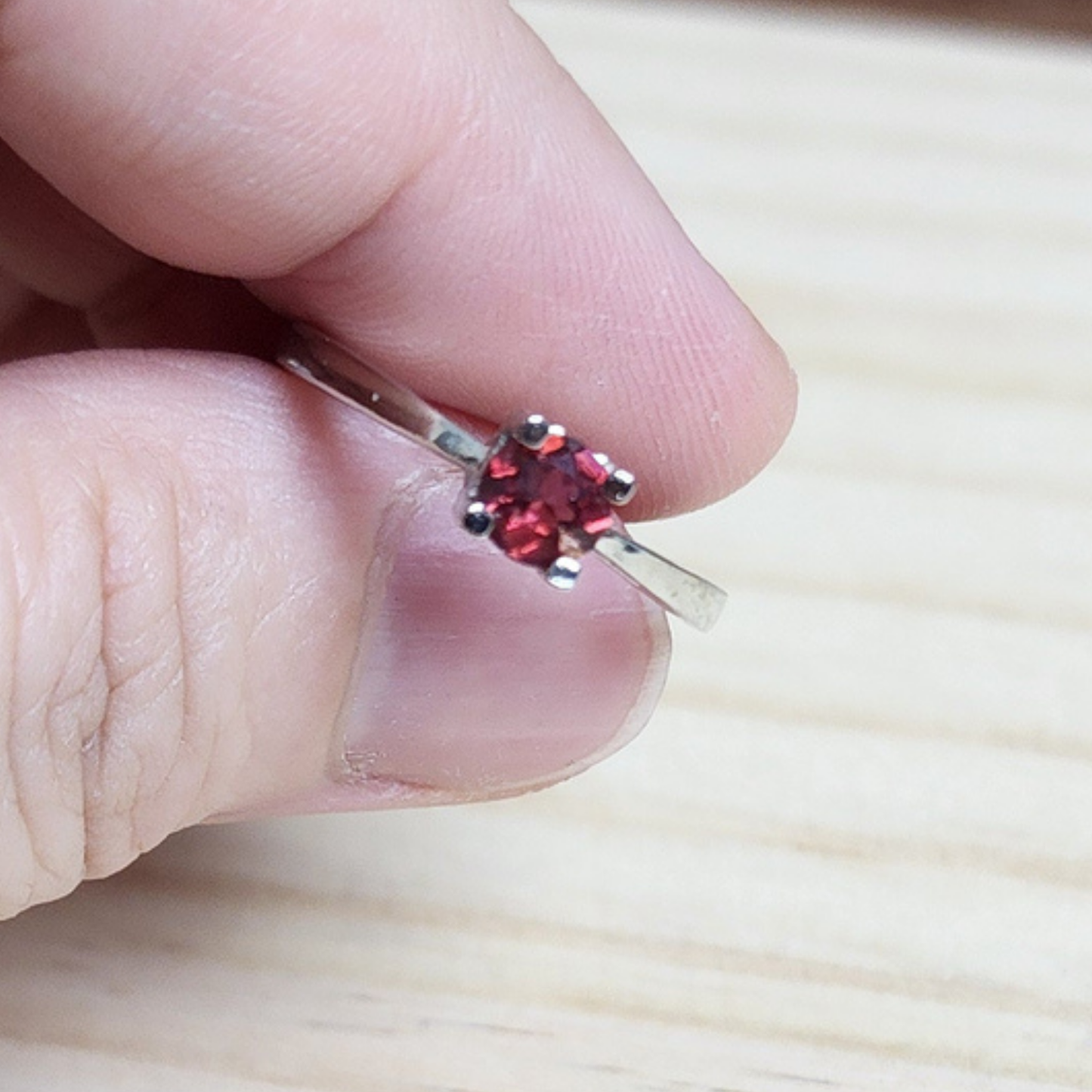 Natural Garnet Adjustable Crystal Ring – Silver Plated Wine Red Gemstone Ring | Energy Jewelry Gift for Women | Cincin Garnet Semula Jadi Boleh Laras
