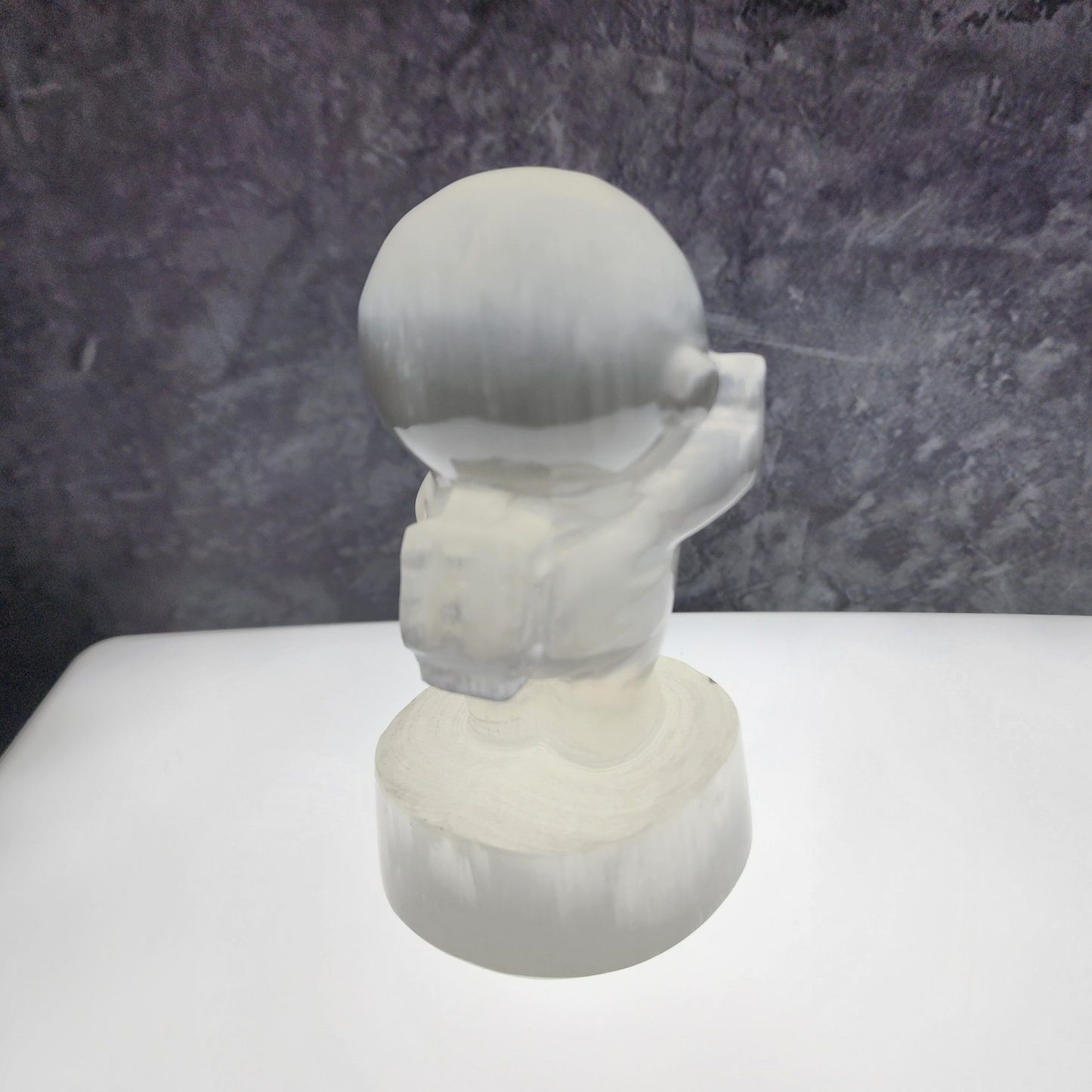 Natural Moroccan Selenite Astronaut Carving｜Healing Home Decor｜Real Item Patung Angkasawan Selenite Asli Morocco｜Hiasan Rumah & Tenaga Penyembuhan