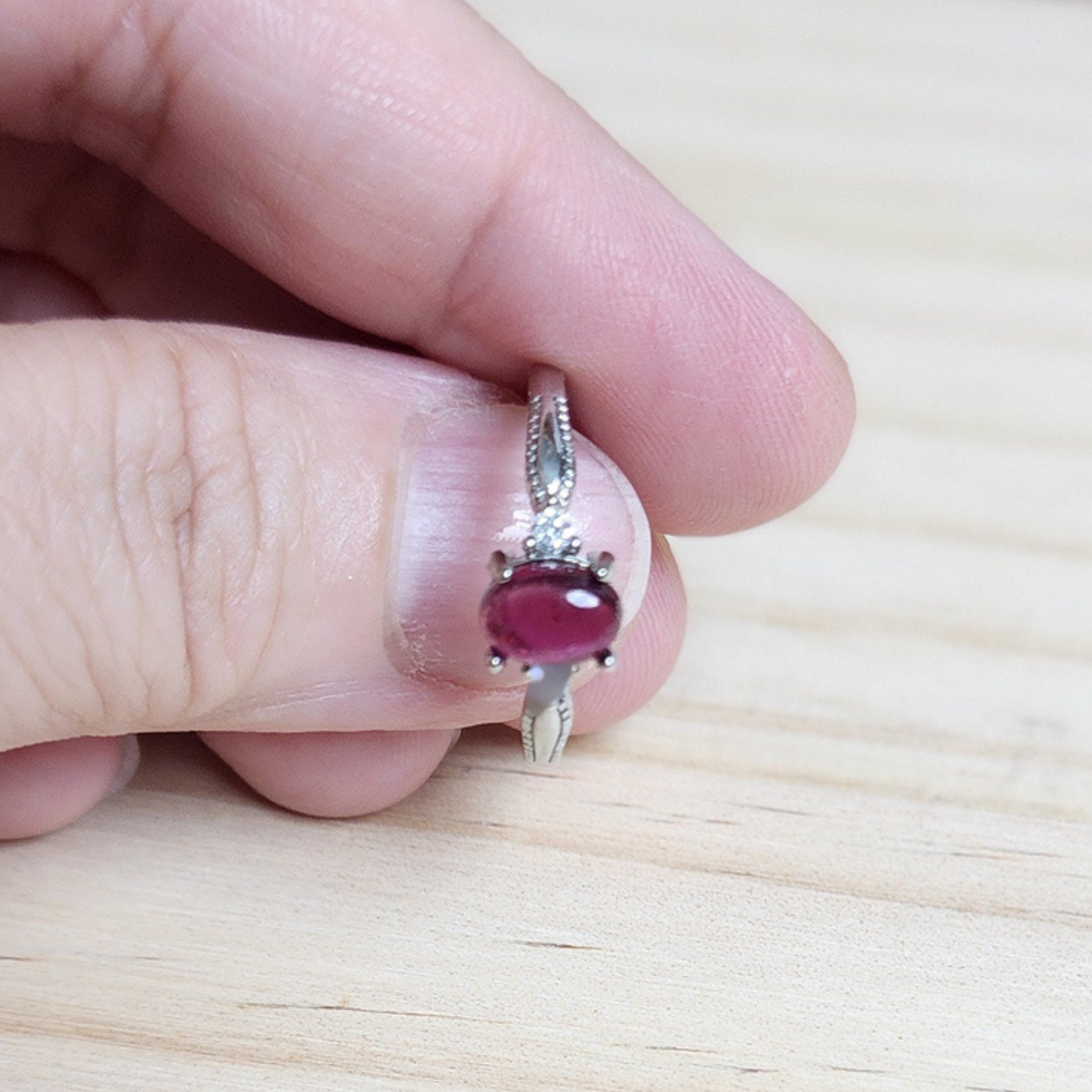 Natural Garnet Adjustable Crystal Ring – Silver Plated Wine Red Gemstone Ring | Energy Jewelry Gift for Women | Cincin Garnet Semula Jadi Boleh Laras