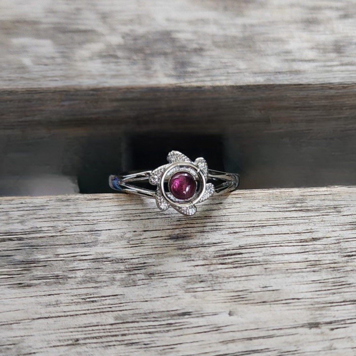 Natural Garnet Adjustable Crystal Ring – Silver Plated Wine Red Gemstone Ring | Energy Jewelry Gift for Women | Cincin Garnet Semula Jadi Boleh Laras