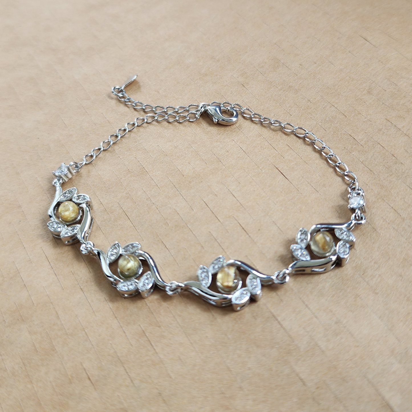Yellow Rutilated Quartz Floral Bracelet – Adjustable Silver Charm | Gelang Kristal Rutil Kuning Bunga Elegan Hadiah Istimewa