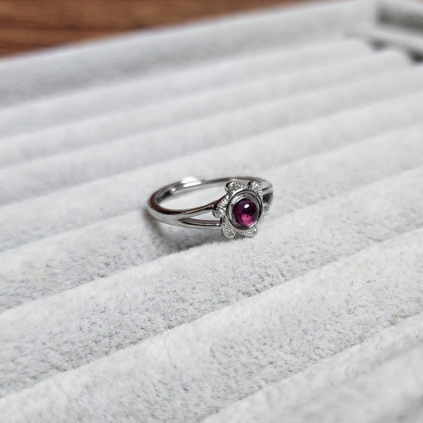 Natural Garnet Adjustable Crystal Ring – Silver Plated Wine Red Gemstone Ring | Energy Jewelry Gift for Women | Cincin Garnet Semula Jadi Boleh Laras