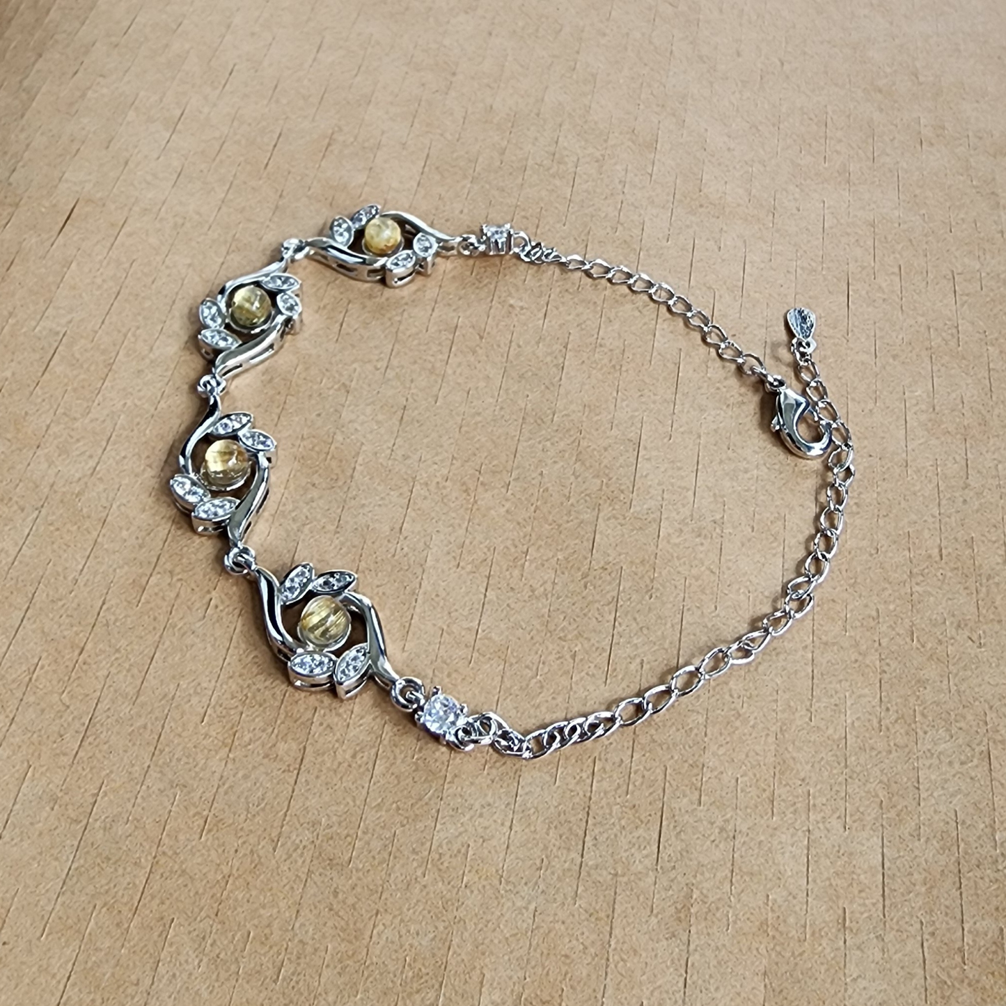 Yellow Rutilated Quartz Floral Bracelet – Adjustable Silver Charm | Gelang Kristal Rutil Kuning Bunga Elegan Hadiah Istimewa