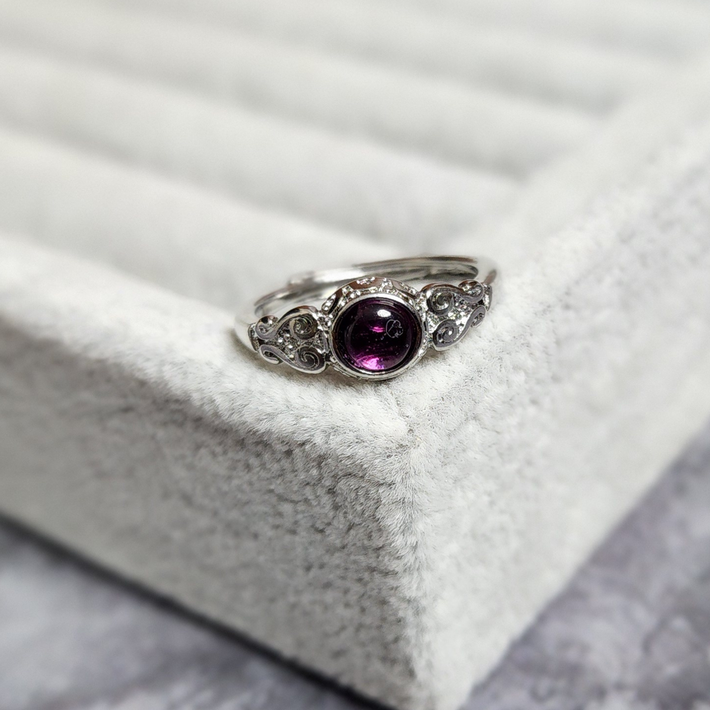 Natural Garnet Adjustable Crystal Ring – Silver Plated Wine Red Gemstone Ring | Energy Jewelry Gift for Women | Cincin Garnet Semula Jadi Boleh Laras