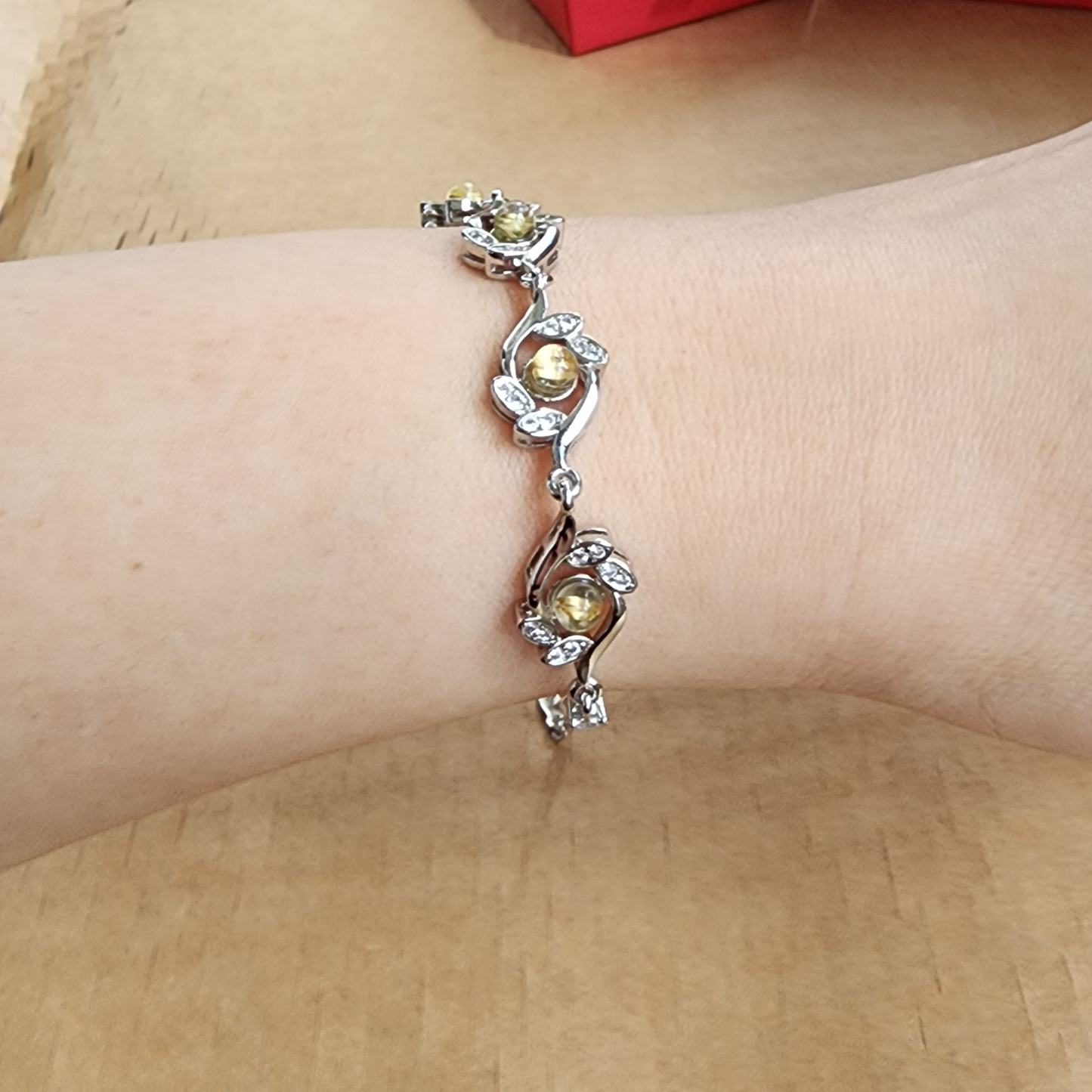 Yellow Rutilated Quartz Floral Bracelet – Adjustable Silver Charm | Gelang Kristal Rutil Kuning Bunga Elegan Hadiah Istimewa