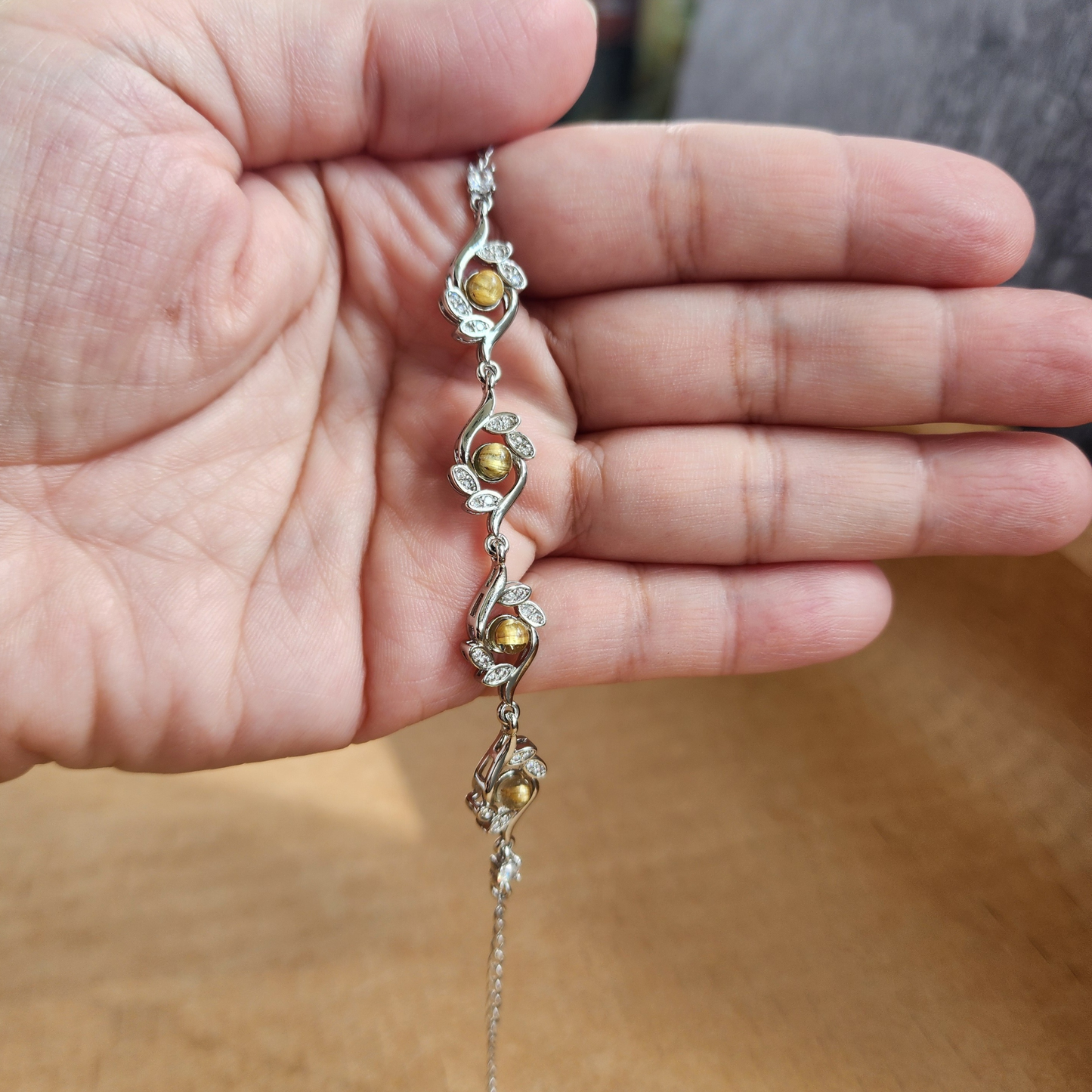 Yellow Rutilated Quartz Floral Bracelet – Adjustable Silver Charm | Gelang Kristal Rutil Kuning Bunga Elegan Hadiah Istimewa