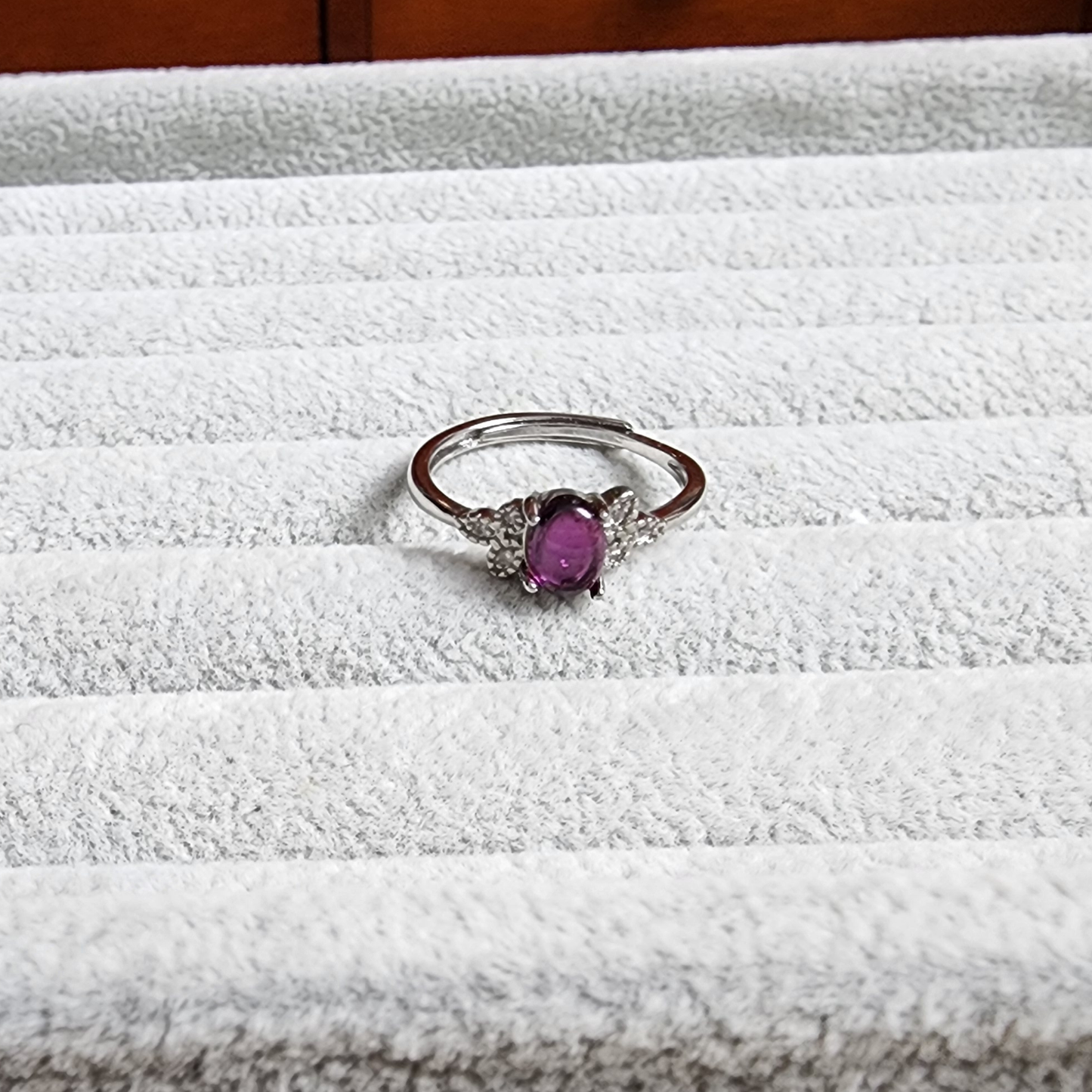 Natural Garnet Adjustable Crystal Ring – Silver Plated Wine Red Gemstone Ring | Energy Jewelry Gift for Women | Cincin Garnet Semula Jadi Boleh Laras