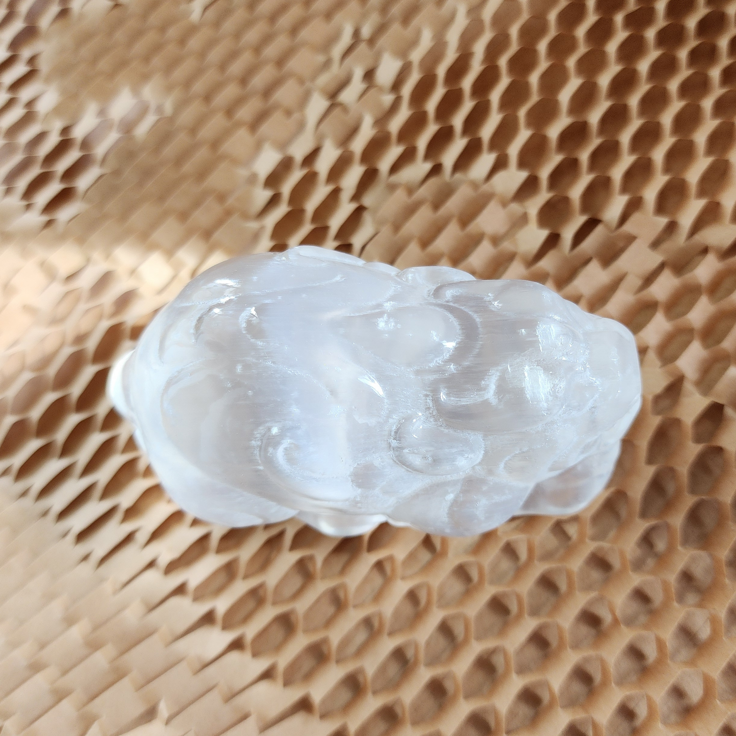 Natural Moroccan Selenite Pixiu Figurine | Hand-Carved Energy Cleansing Décor | Patung Pixiu Selenite Asli Maghribi