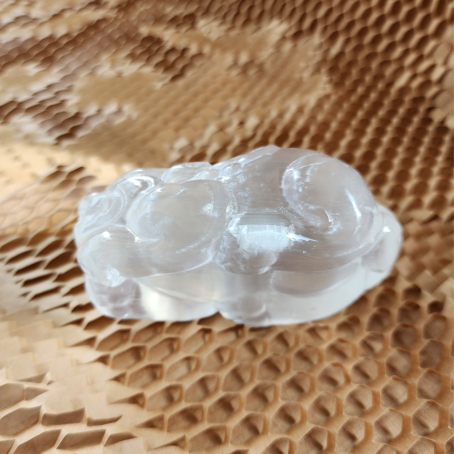 Natural Moroccan Selenite Pixiu Figurine | Hand-Carved Energy Cleansing Décor | Patung Pixiu Selenite Asli Maghribi