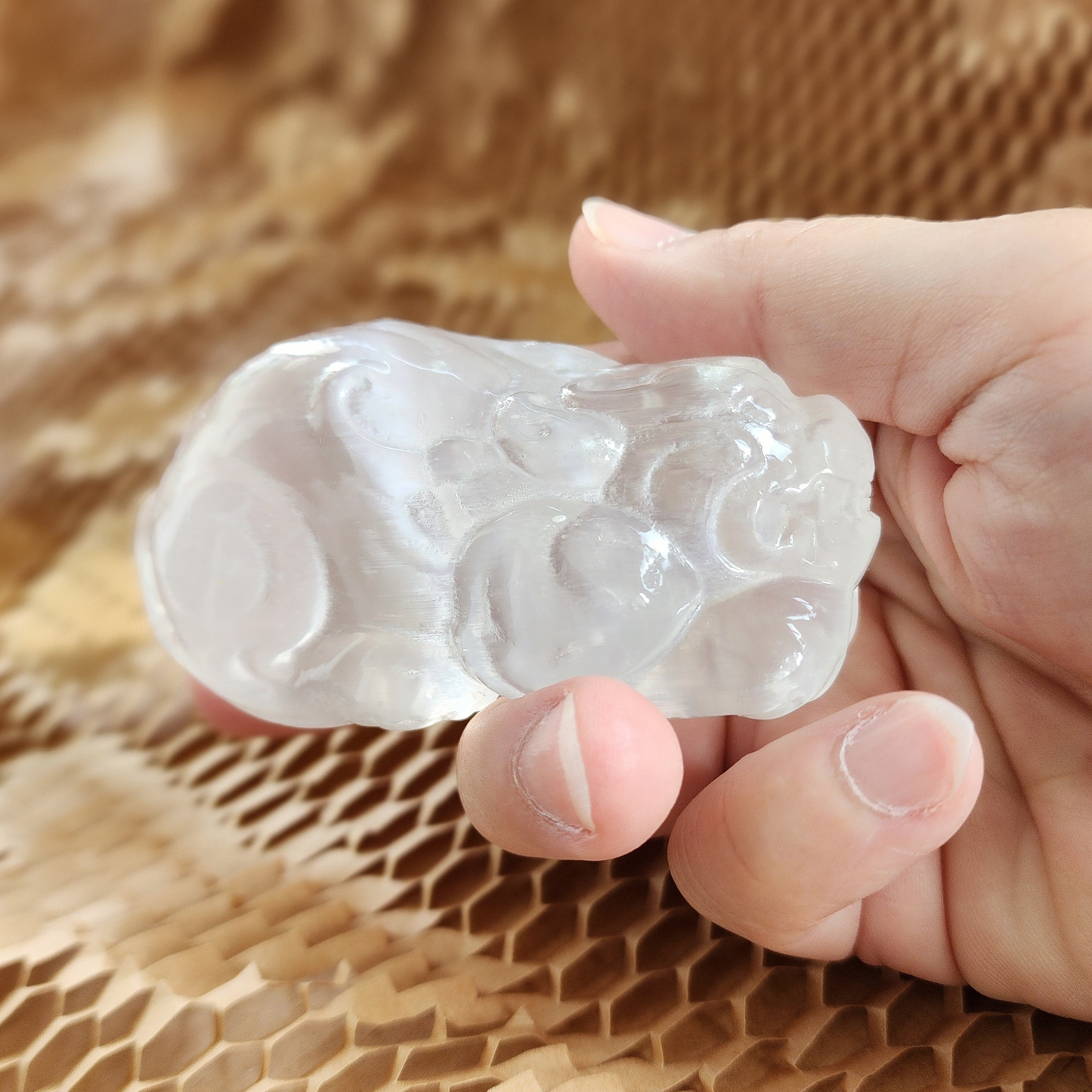 Natural Moroccan Selenite Pixiu Figurine | Hand-Carved Energy Cleansing Décor | Patung Pixiu Selenite Asli Maghribi