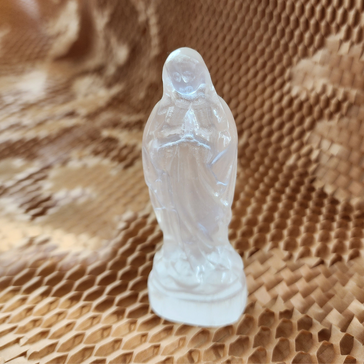 Natural Moroccan Selenite Mother Mary Figurine | Hand-Carved Energy Cleansing Décor | Patung Maria Suci Selenite Asli Maghribi