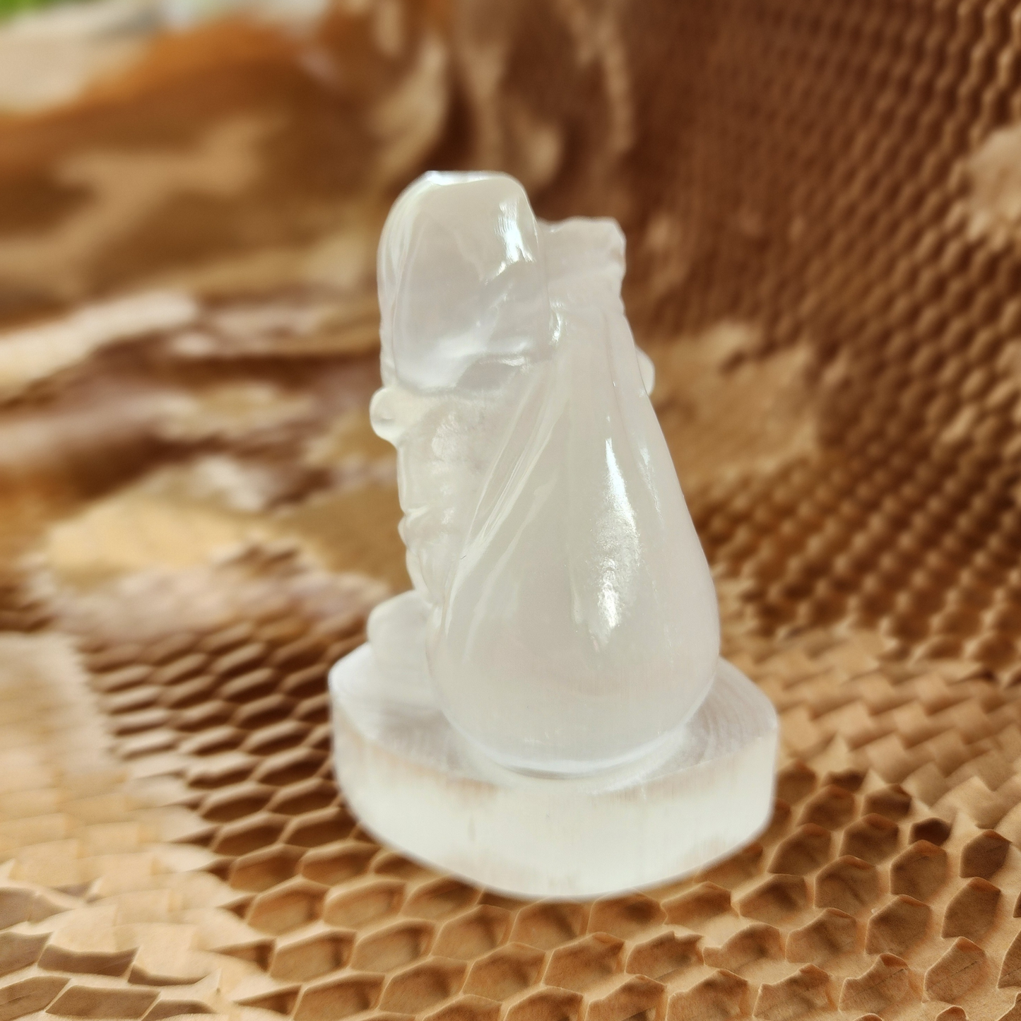 Natural Moroccan Selenite Santa Figurine | Hand-Carved Energy Cleansing Décor | Patung Santa Selenite Asli Maghribi