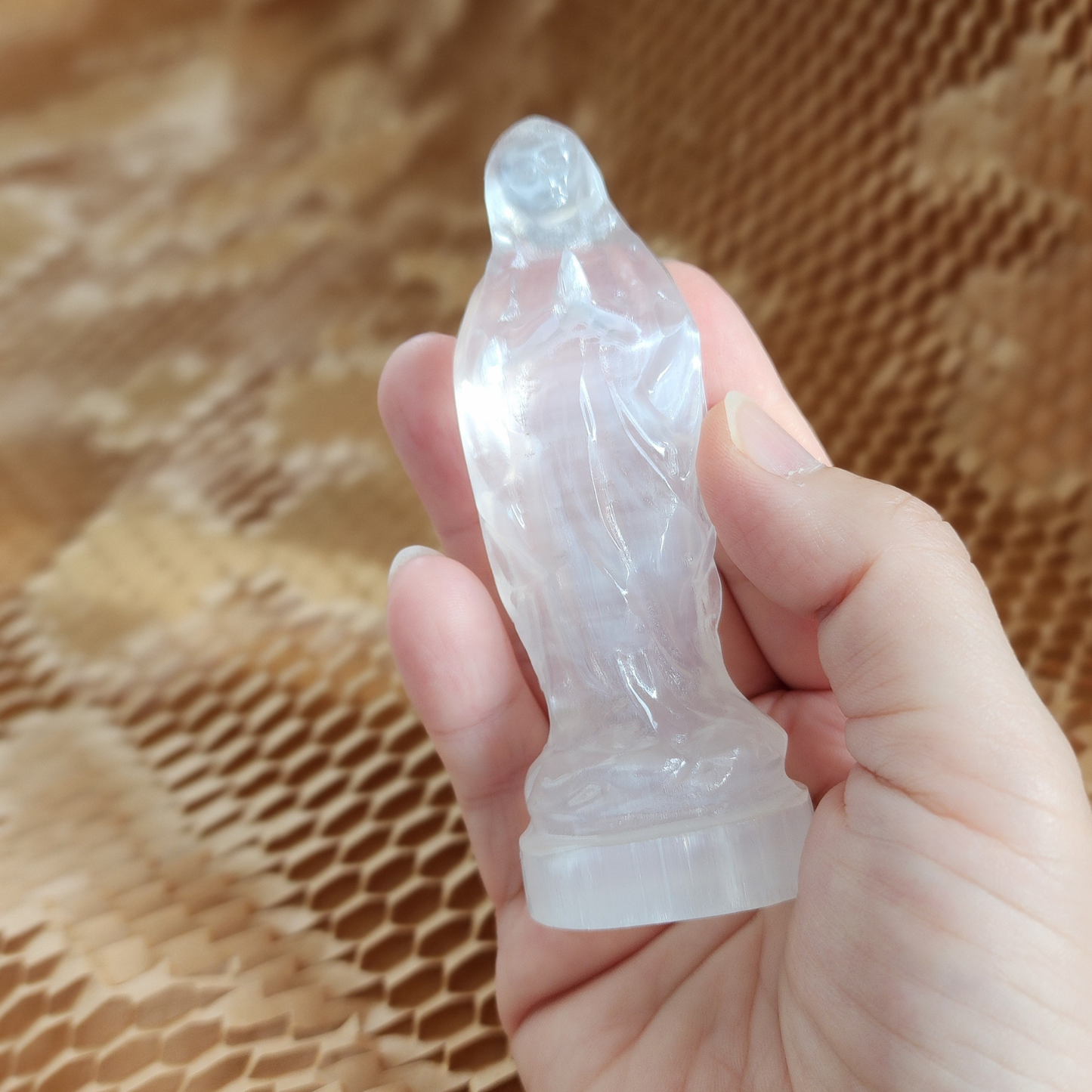 Natural Moroccan Selenite Mother Mary Figurine | Hand-Carved Energy Cleansing Décor | Patung Maria Suci Selenite Asli Maghribi