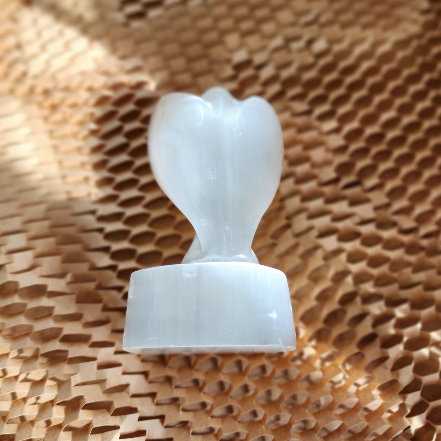 Natural Moroccan Selenite Angel Figurine | Hand-Carved Energy Cleansing Décor | Patung Malaikat Selenite Asli Maghribi