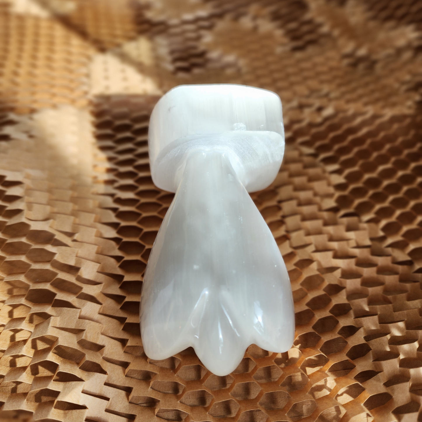 Natural Moroccan Selenite Angel Figurine | Hand-Carved Energy Cleansing Décor | Patung Malaikat Selenite Asli Maghribi