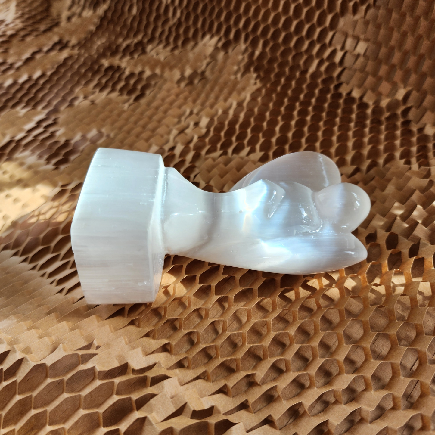 Natural Moroccan Selenite Angel Figurine | Hand-Carved Energy Cleansing Décor | Patung Malaikat Selenite Asli Maghribi