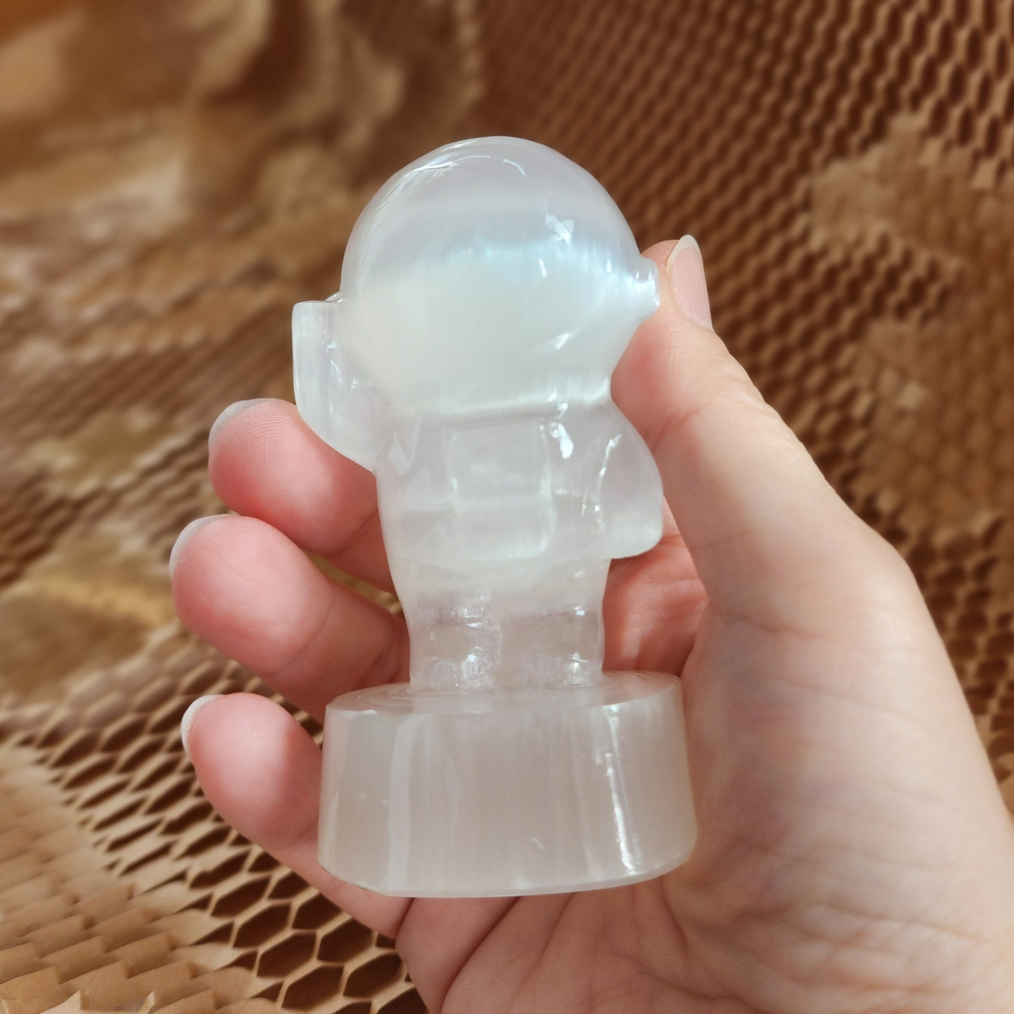 Natural Moroccan Selenite Astronaut Carving｜Healing Home Decor｜Real Item Patung Angkasawan Selenite Asli Morocco｜Hiasan Rumah & Tenaga Penyembuhan