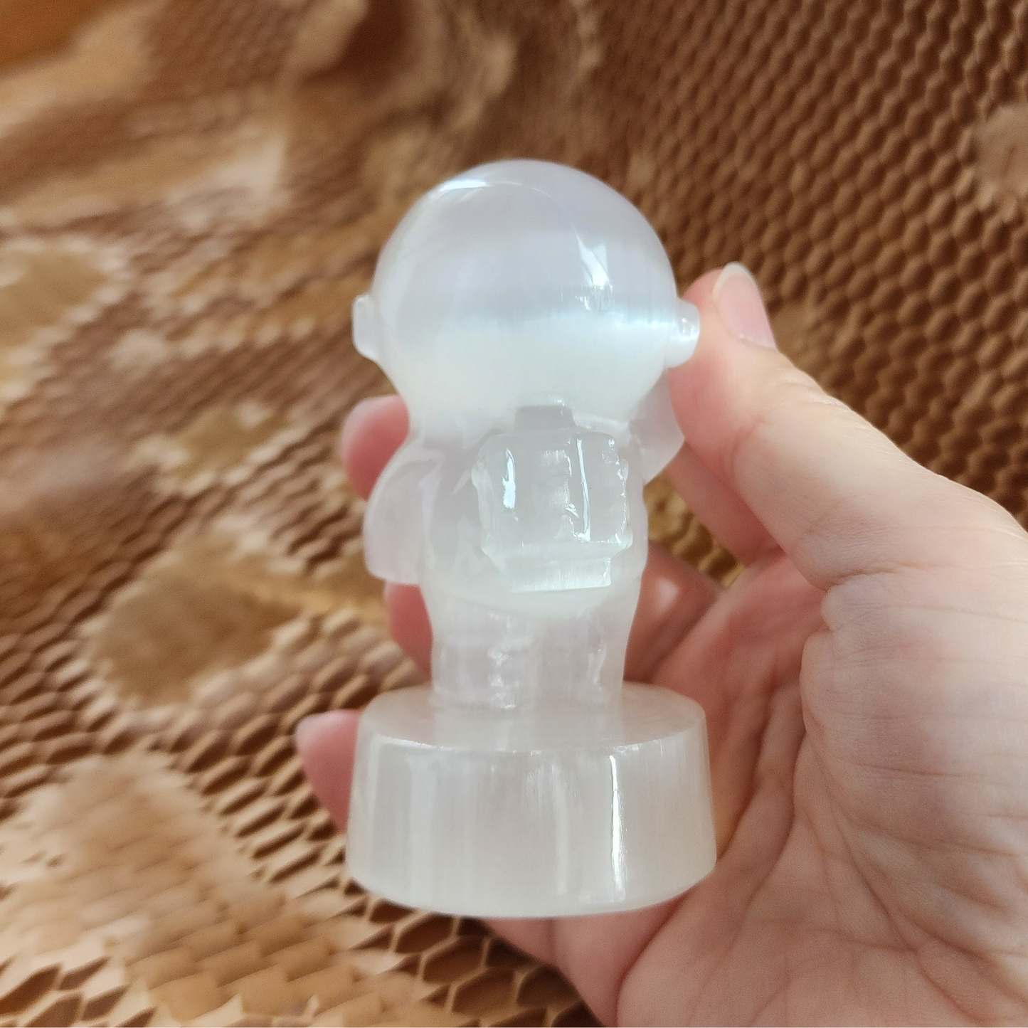 Natural Moroccan Selenite Astronaut Carving｜Healing Home Decor｜Real Item Patung Angkasawan Selenite Asli Morocco｜Hiasan Rumah & Tenaga Penyembuhan
