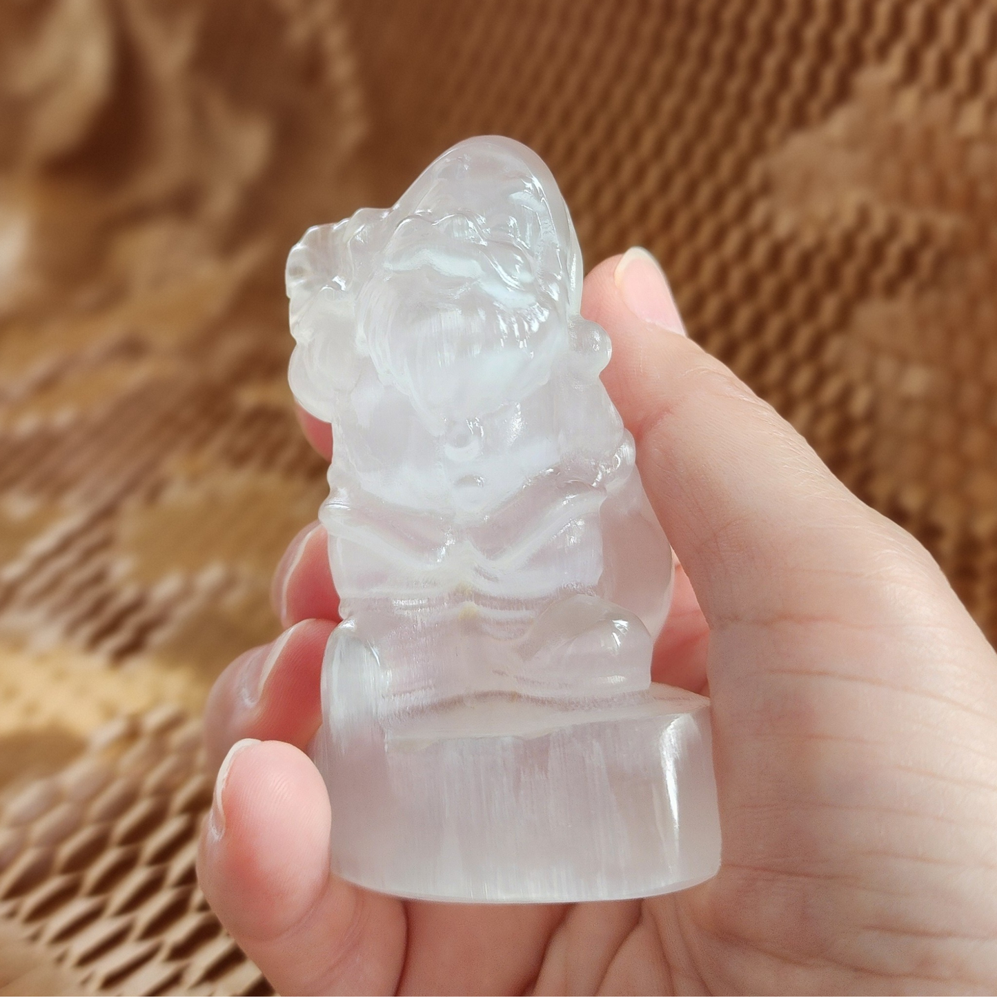 Natural Moroccan Selenite Santa Figurine | Hand-Carved Energy Cleansing Décor | Patung Santa Selenite Asli Maghribi